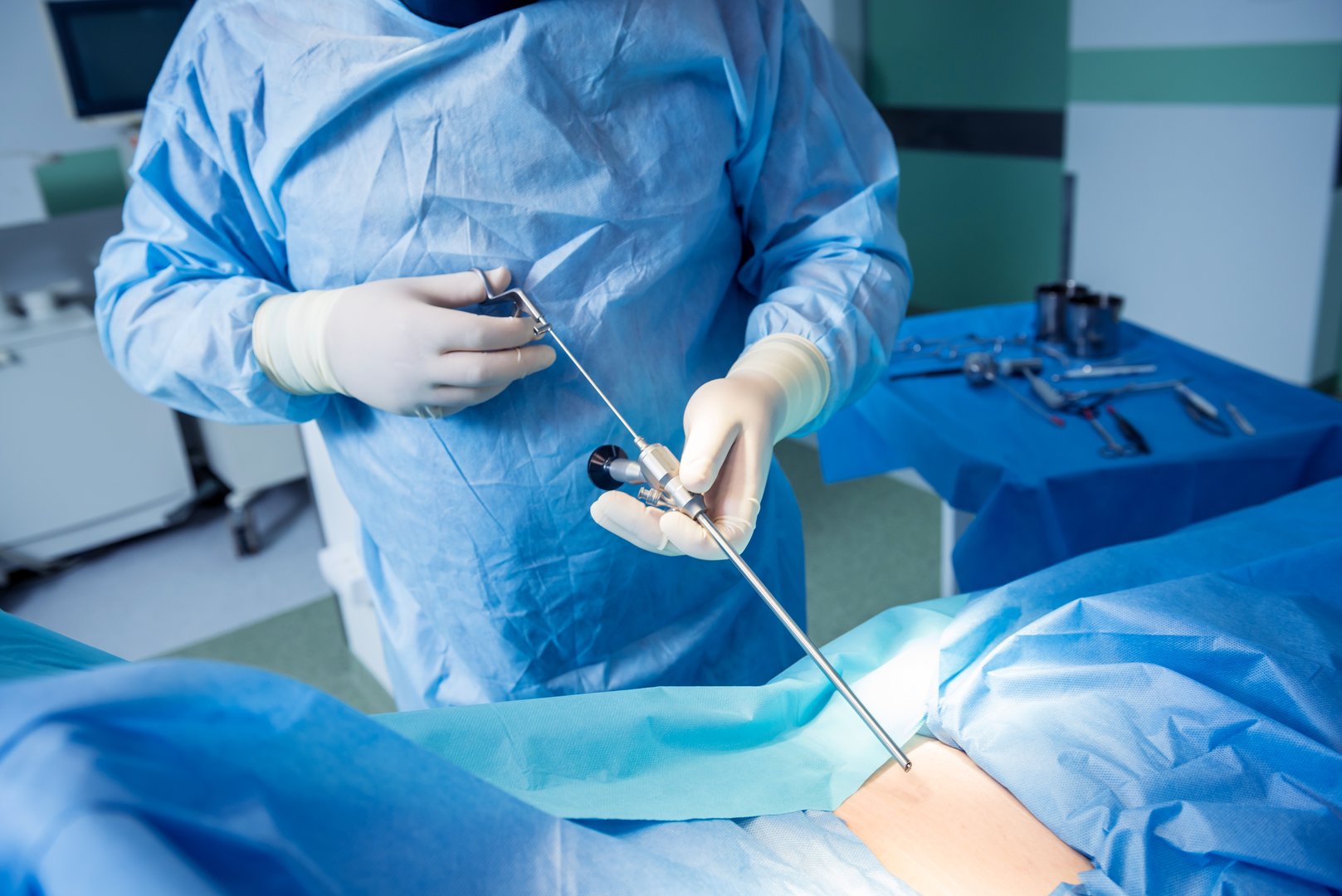 Surgeon performs endoscopic microdiscectomy