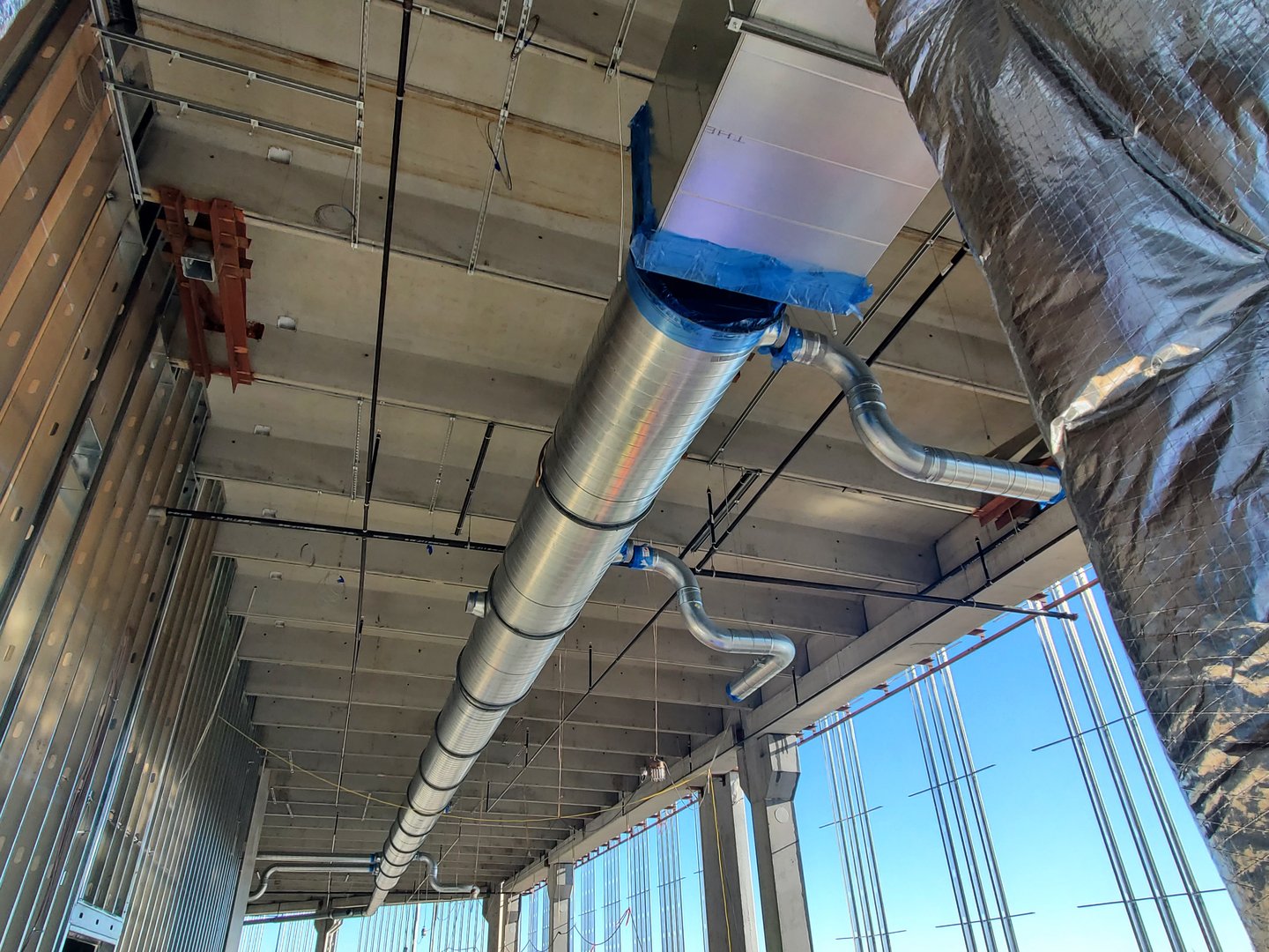 Commercial HVAC ductwork installation