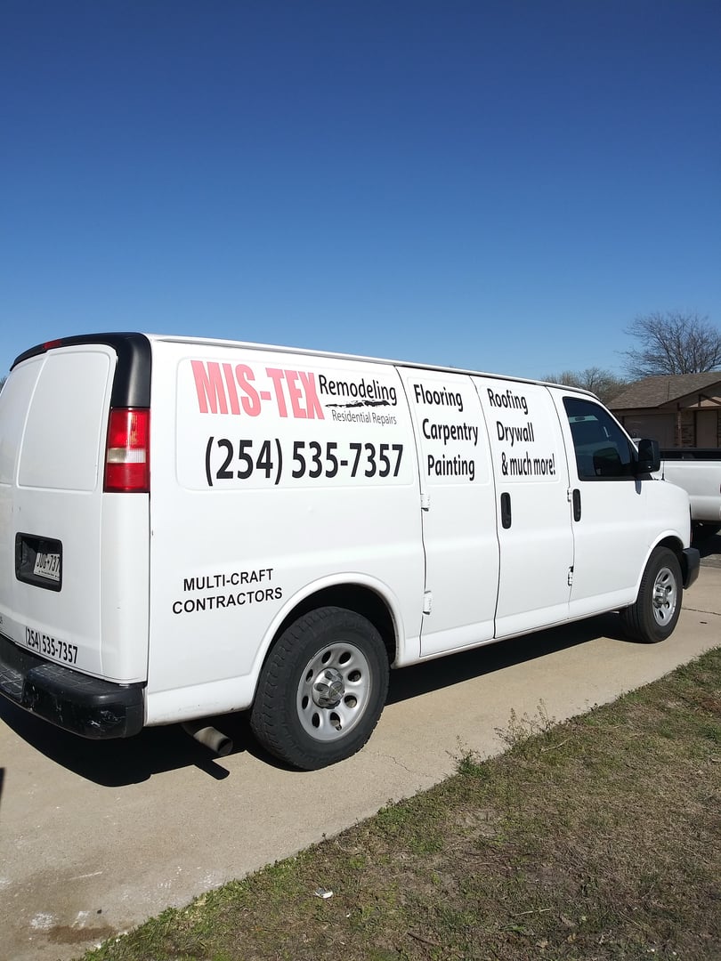 MIS-TEX Remodeling team at work