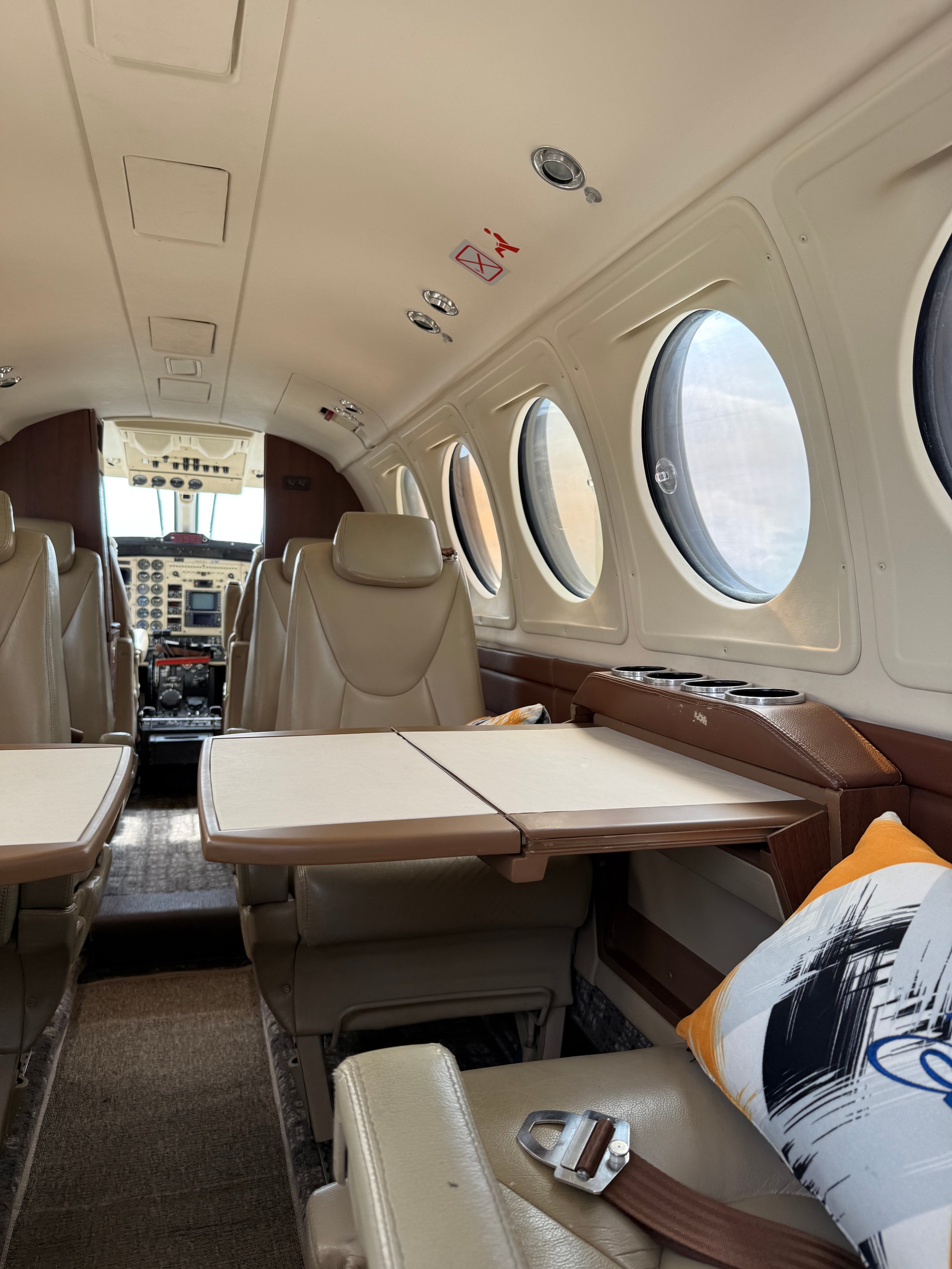 King Air 200SE - Business workspace