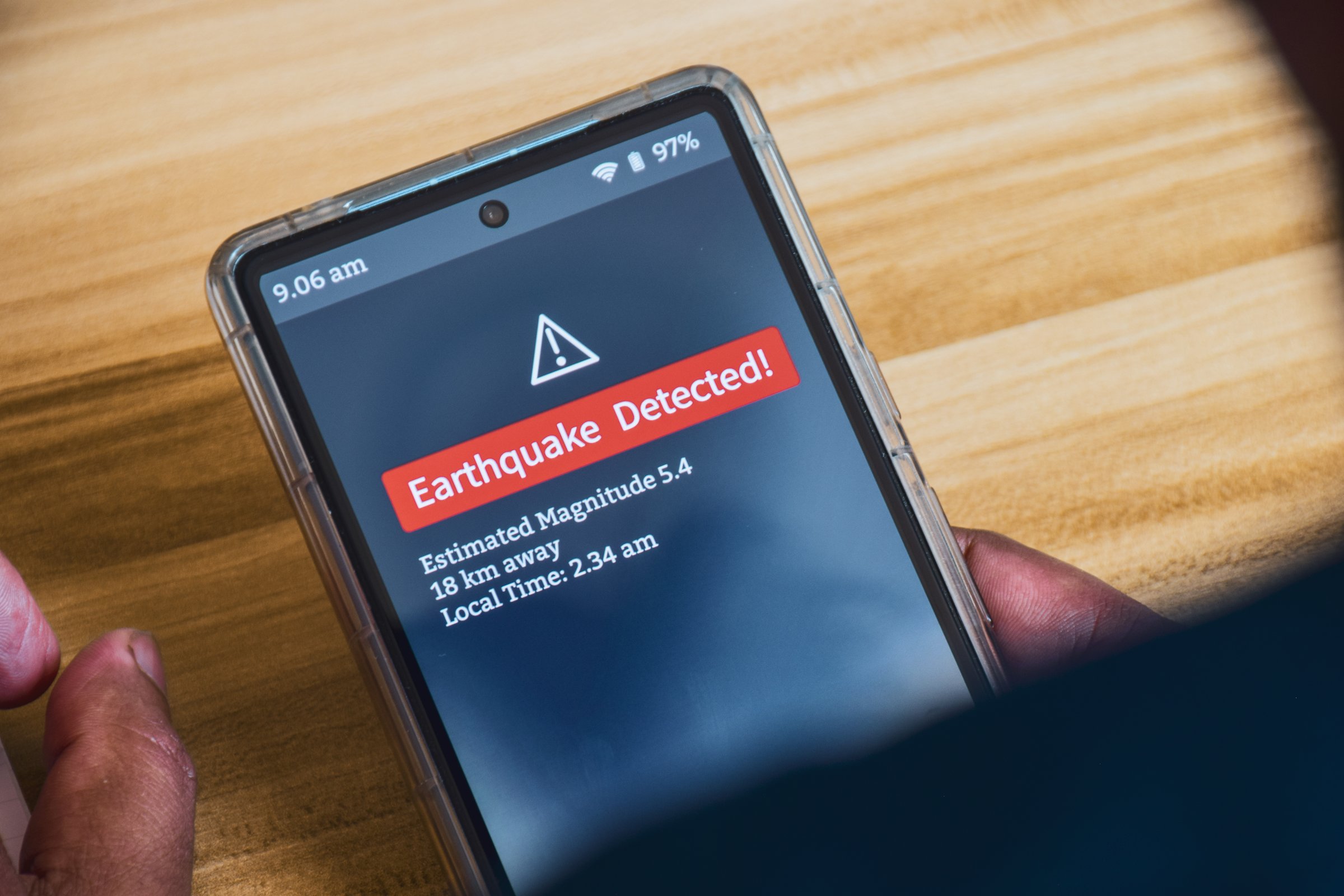 Earthquake detection alert notification