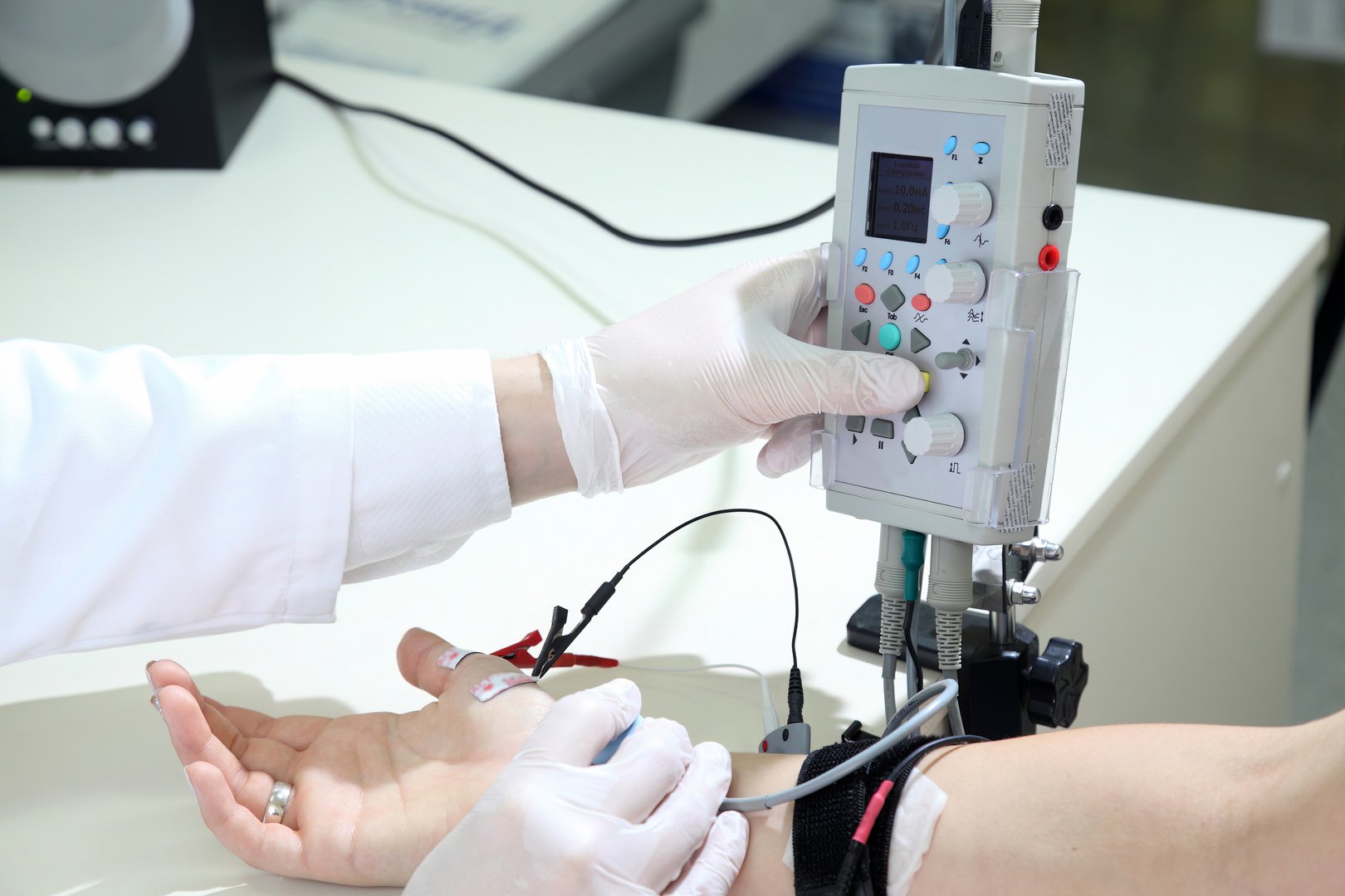 Electroneuromyography. A new direction in medicine is electroneuromyography. Neuromyography.