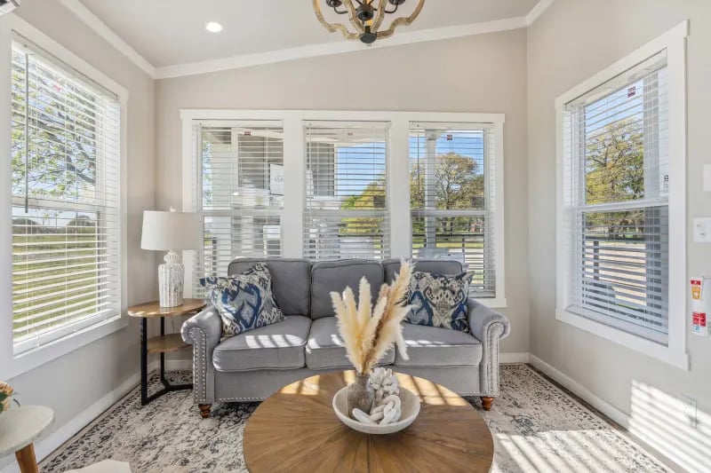 Champion 520MS Living Room