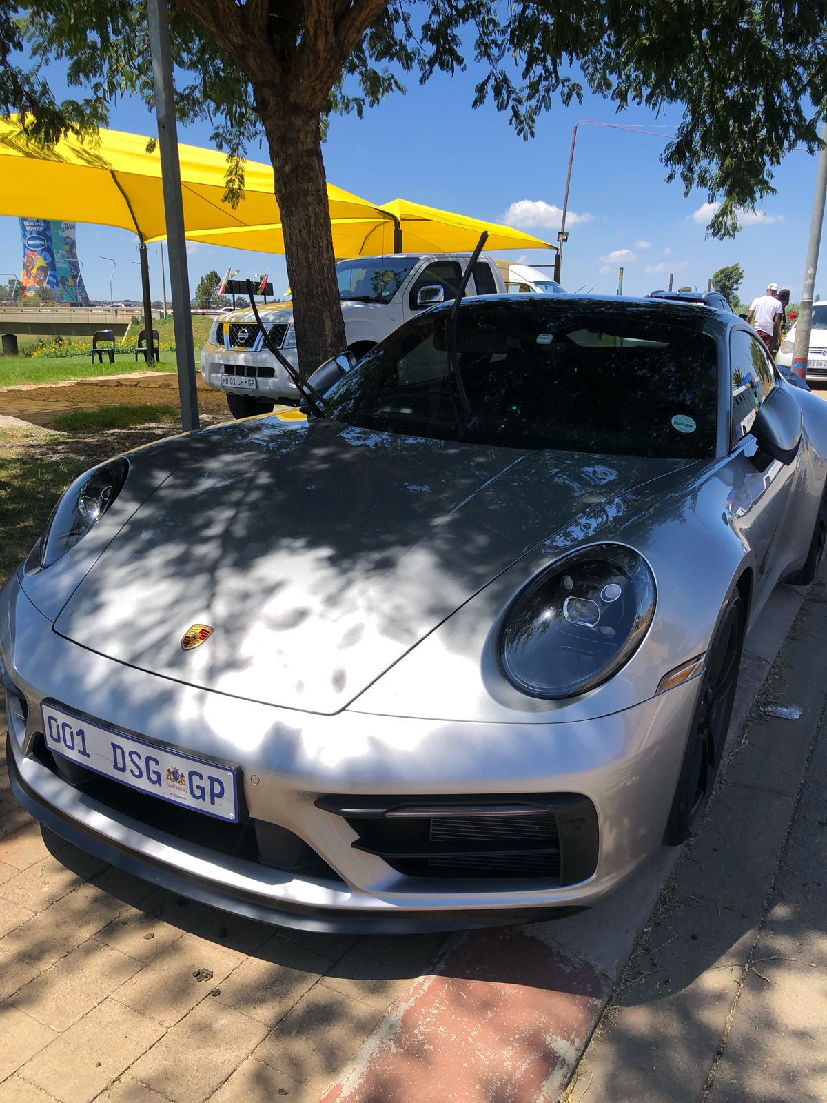 YelloCarWash service