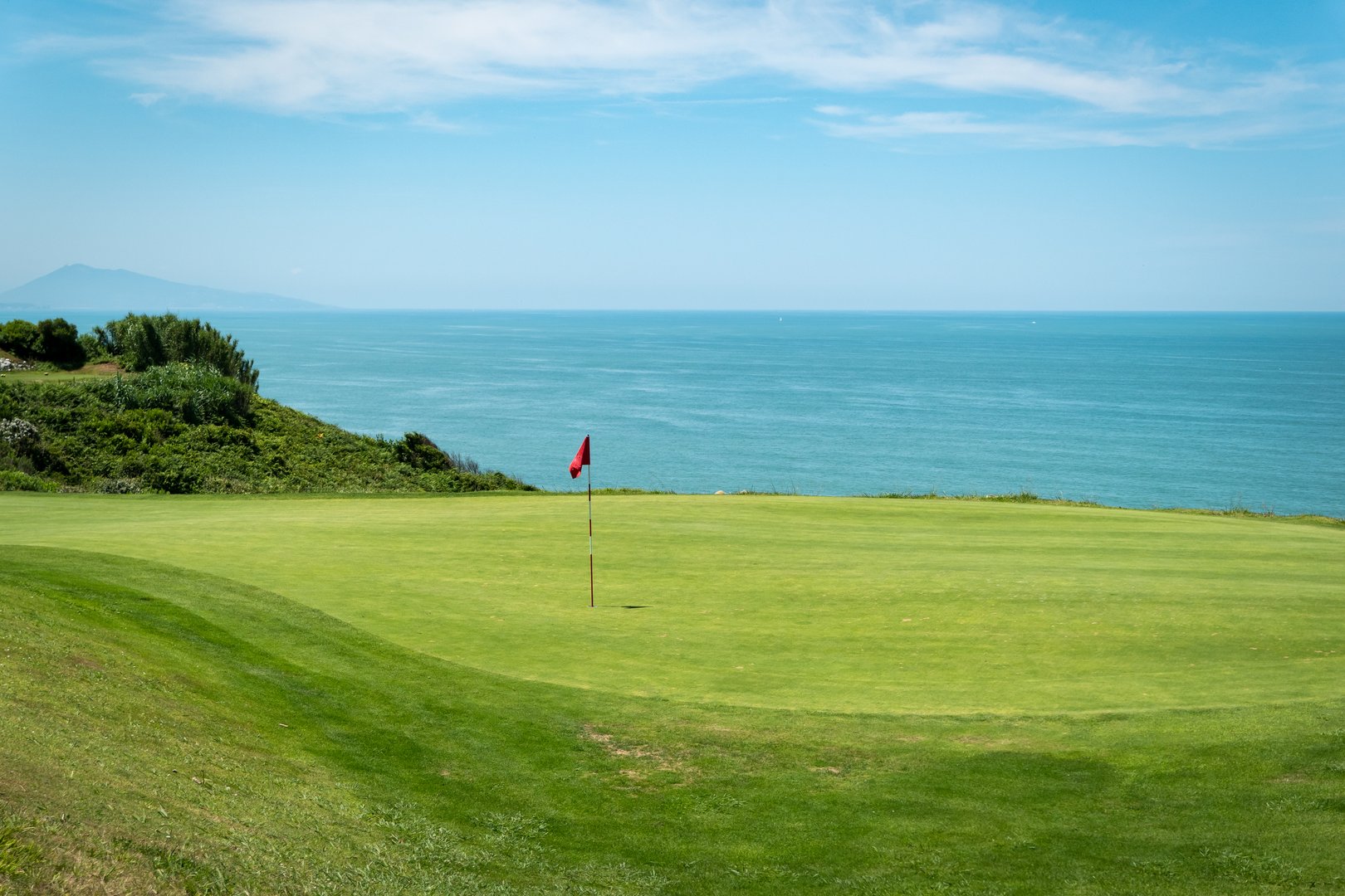 Mexico golf course with sea view
