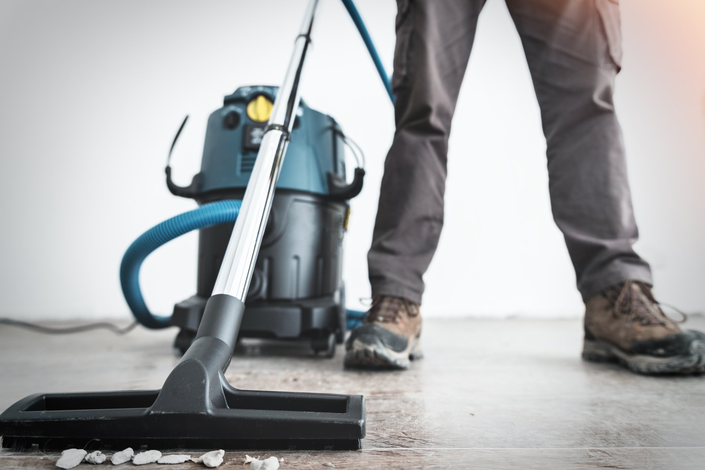 Construction vacuum cleaner