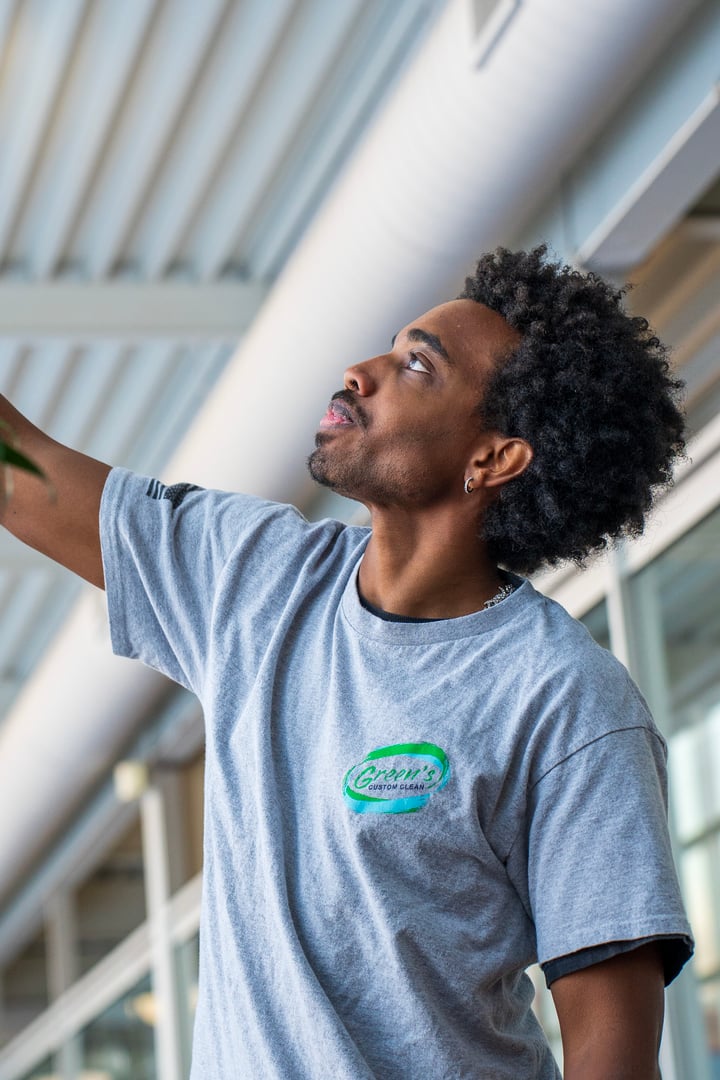 Professional cleaner Chris W in action