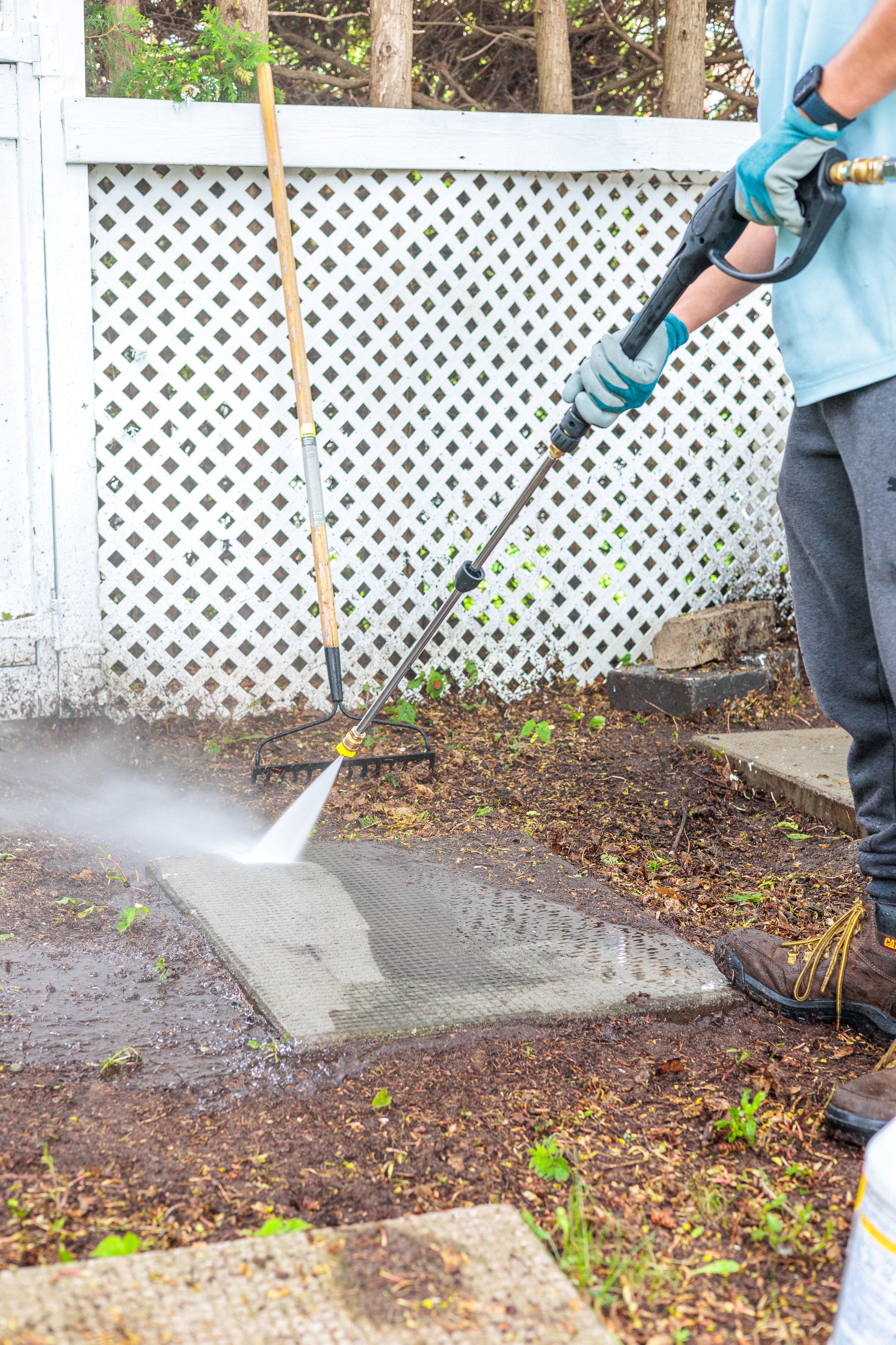 Professional pressure washing deck and patio cleaning service in Kanata Ottawa