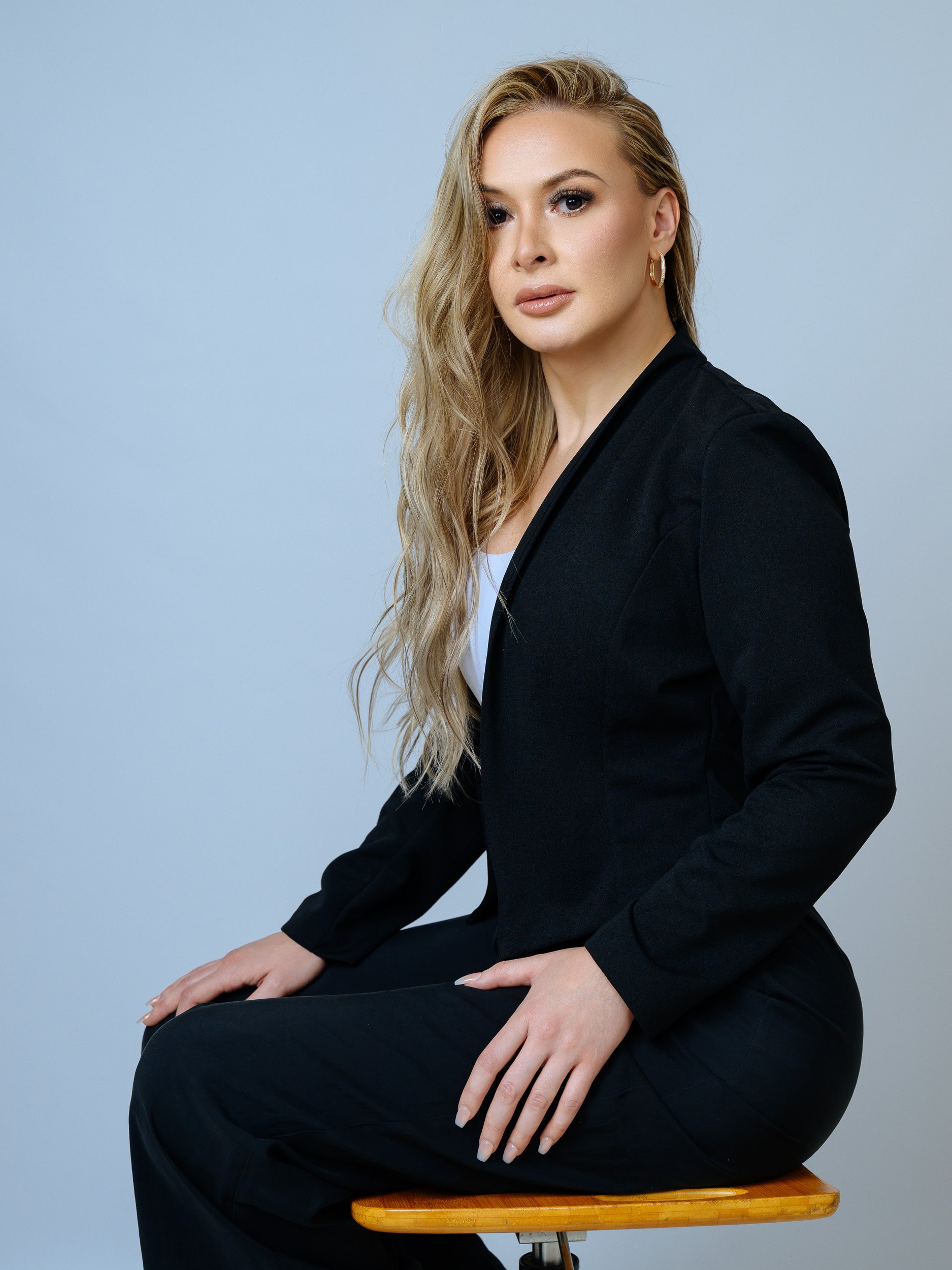 May Mora, fundadora de LEOX BEAUTY STUDIO & ACADEMY