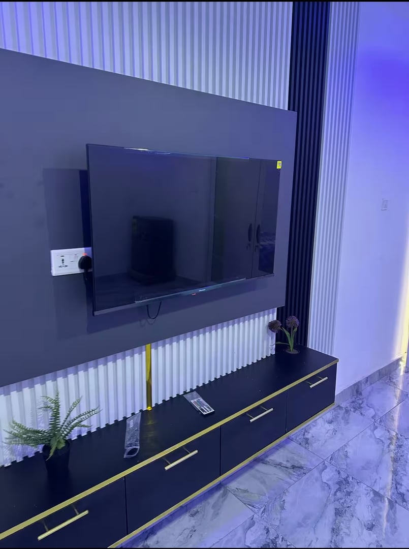 JT Ensuite Room interior view 3