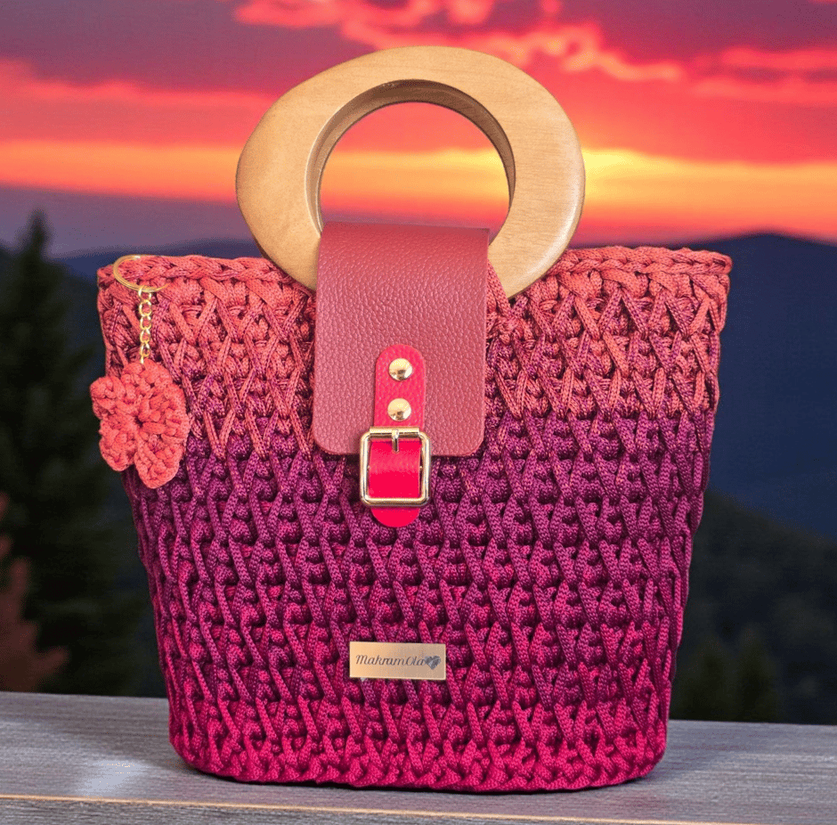 Ręczna praca nad wyrobem makramowym