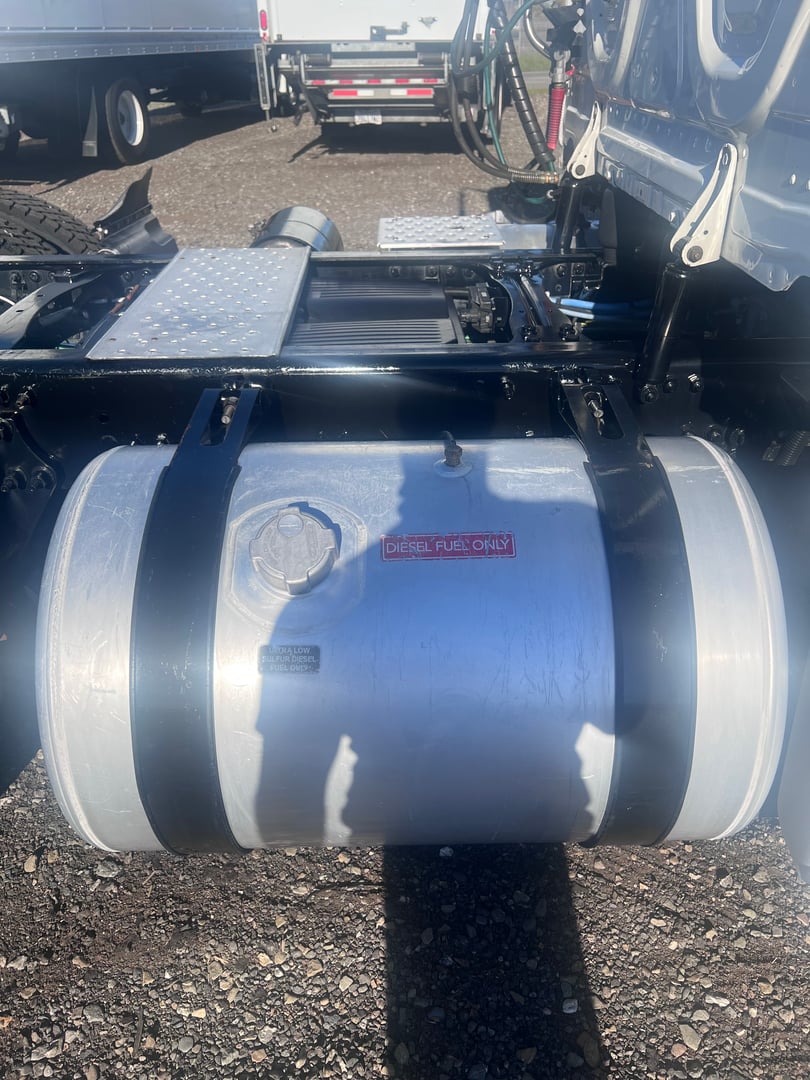 2018 Freightliner Cascadia 113 Day Cab - IMG_1094