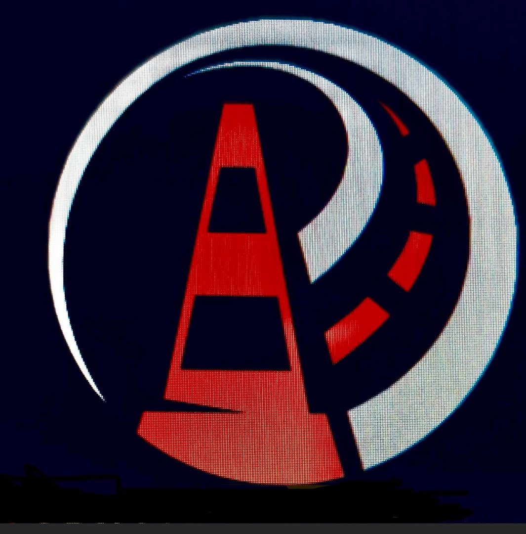 Malcolms Contracting Logo