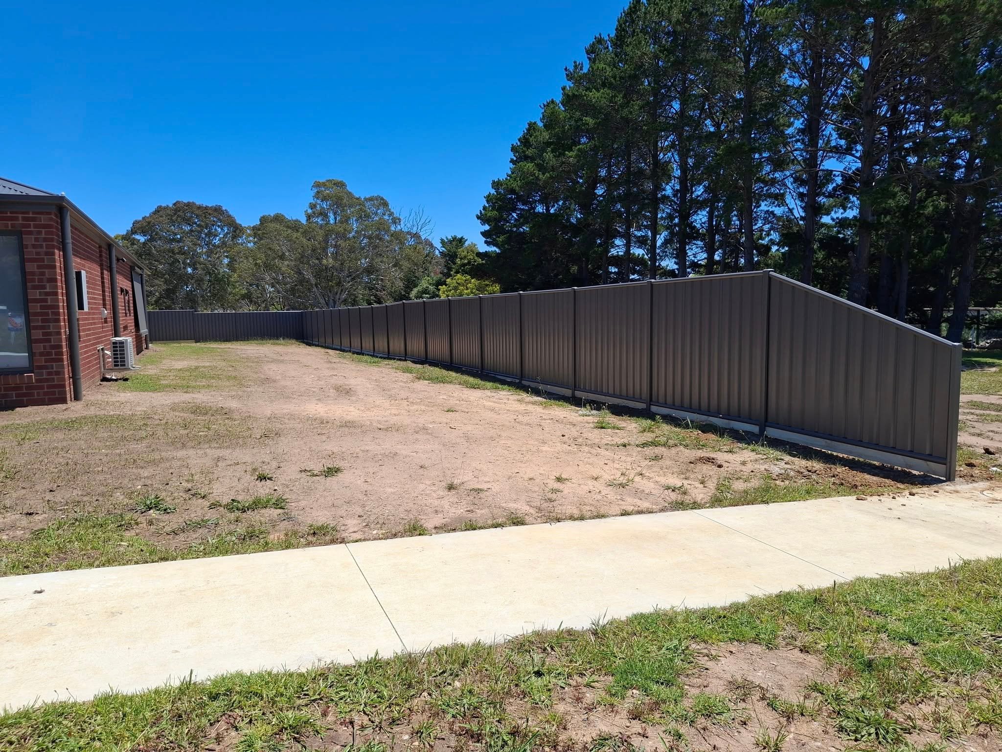 New fence with concrete posts