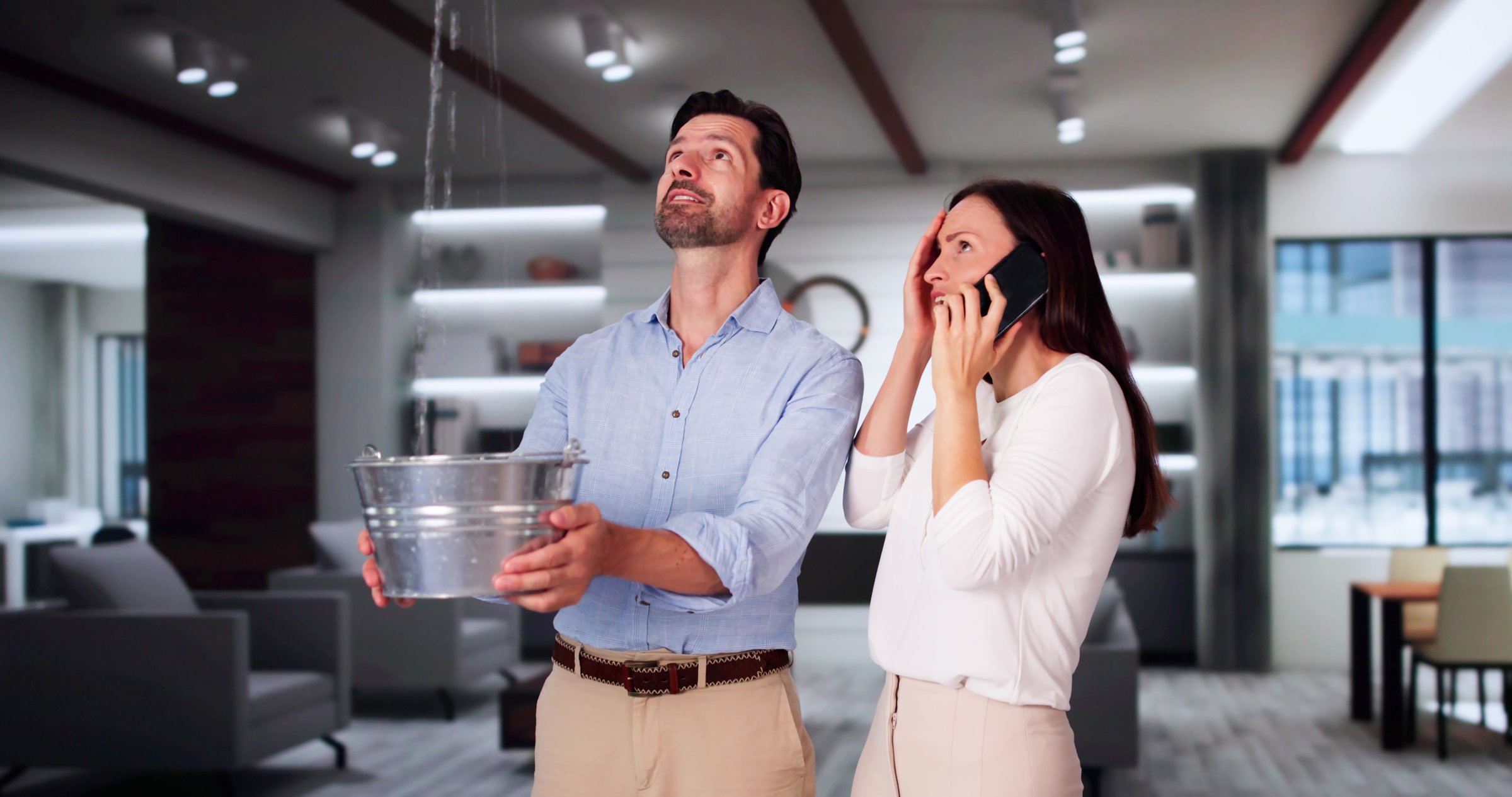 Emergency Leak Damage Water Leak Or Flood From Ceiling