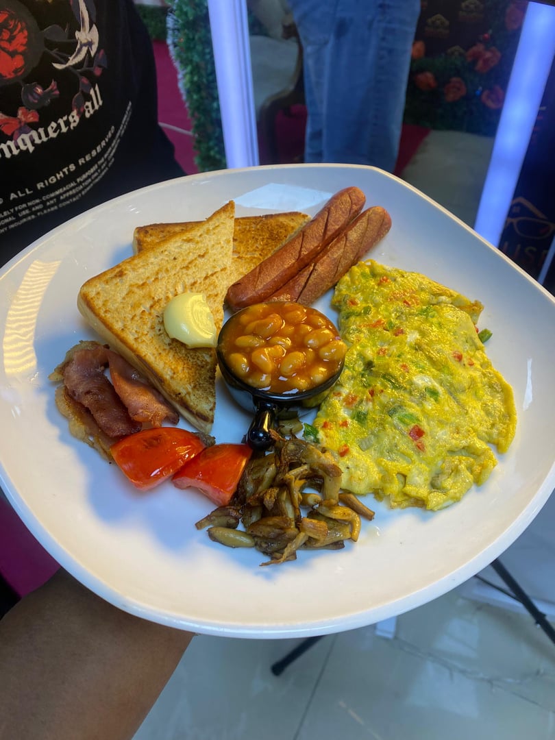 Café De Elyon interior