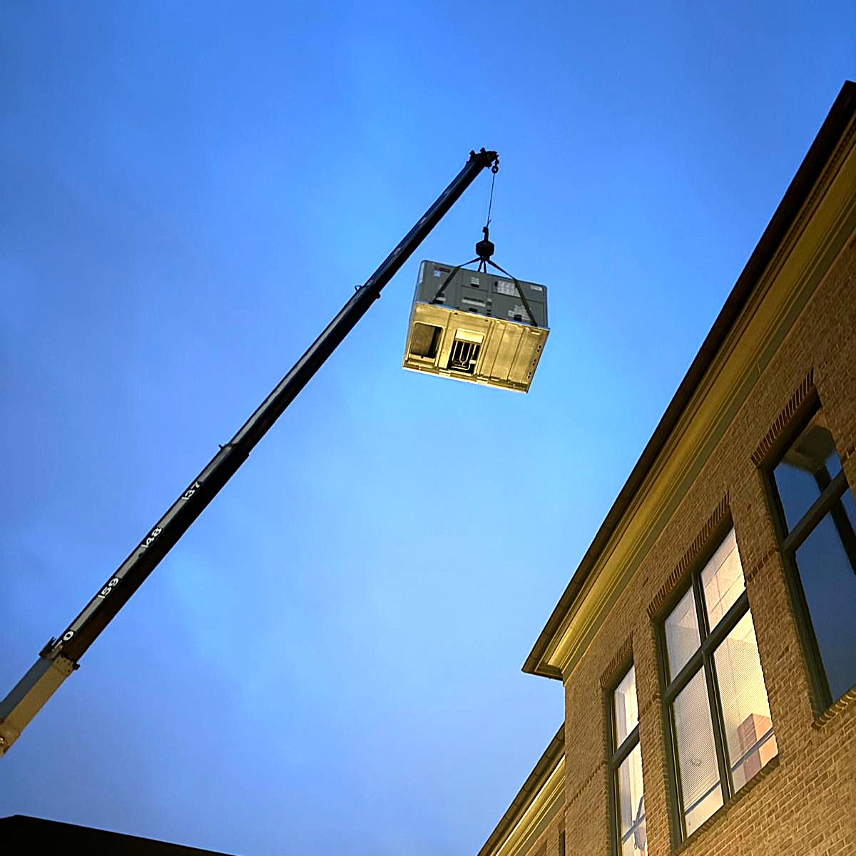 Industrial HVAC rooftop systems project image 2