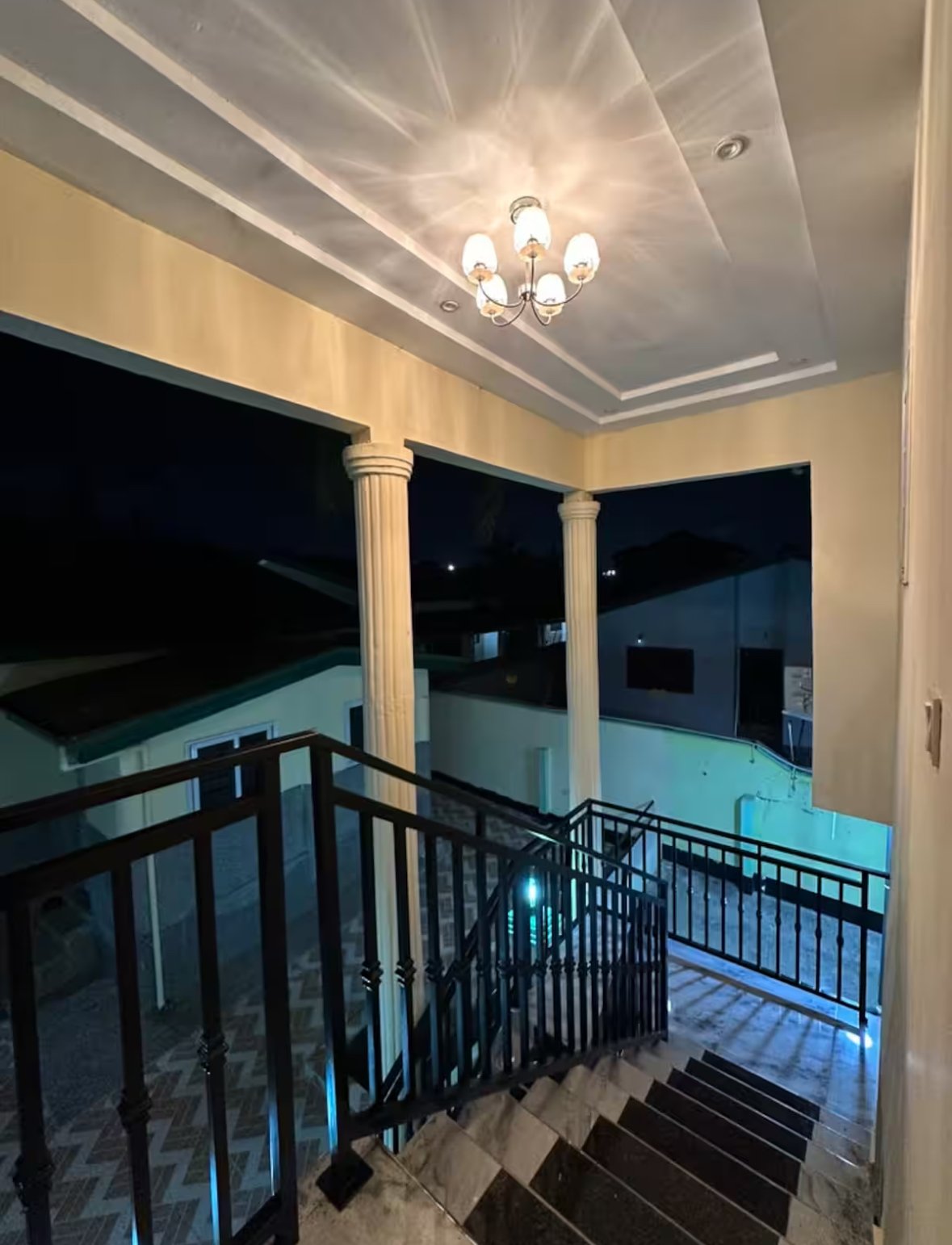 JT Ensuite Room interior