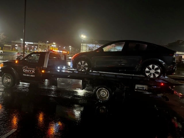 Onyx Auto Towing truck in Merrifield VA