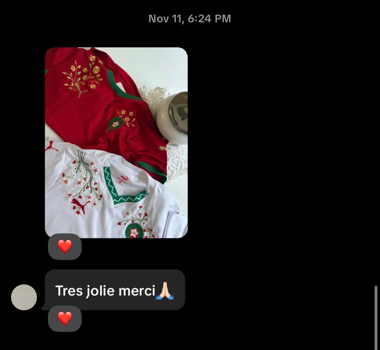 Satisfied customer with MissMaillot handmade embroidered jersey