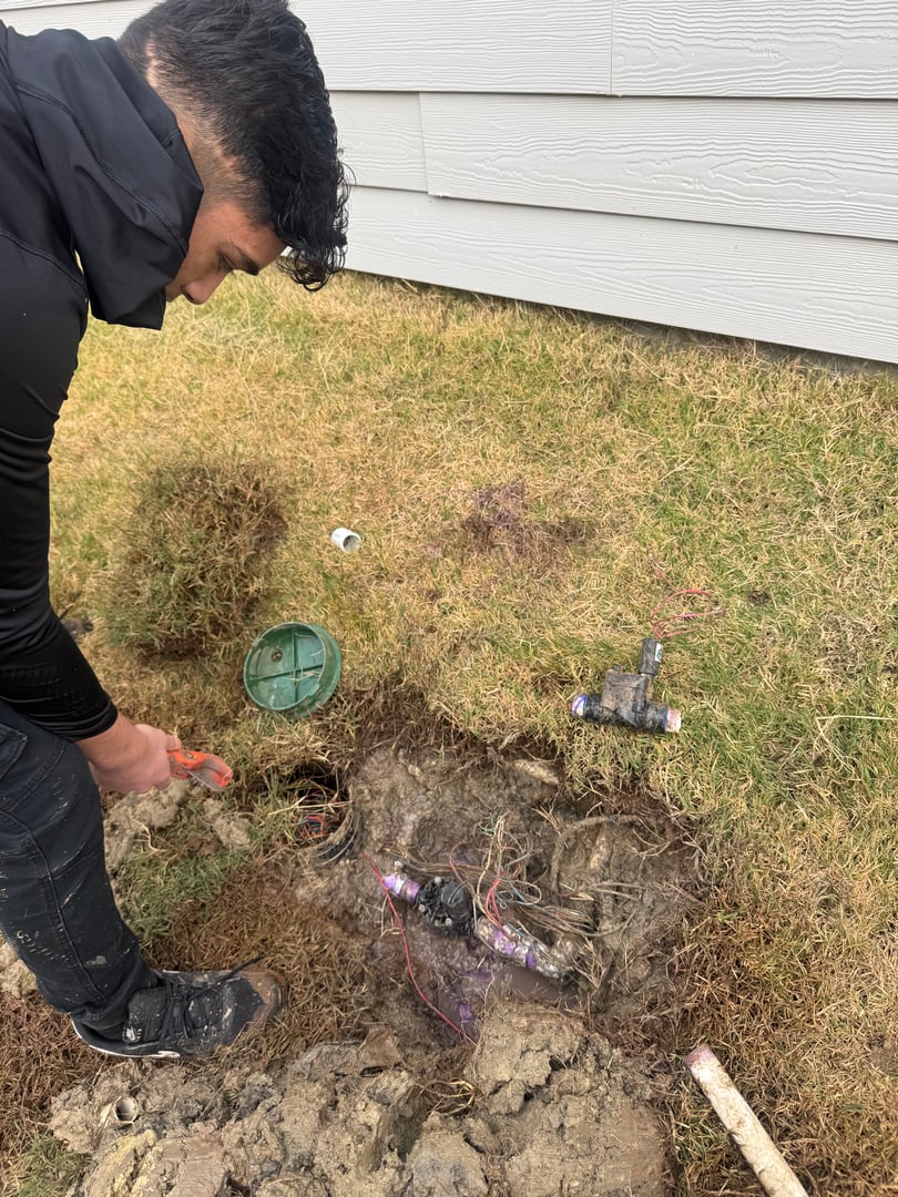 Agricultural pivot irrigation system on a field
