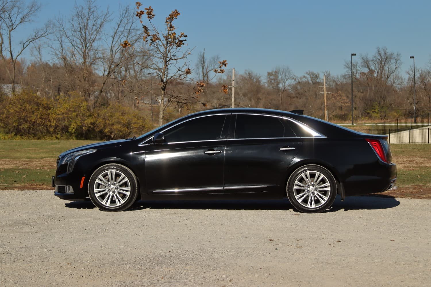 Cadillac XTS Sedan - Image 3