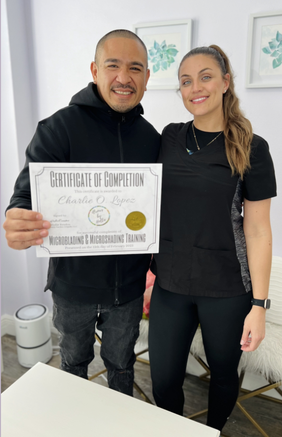 Hollie Rendon - Professional PMU Artist at Work