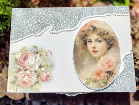 Szkatułki i pudełka