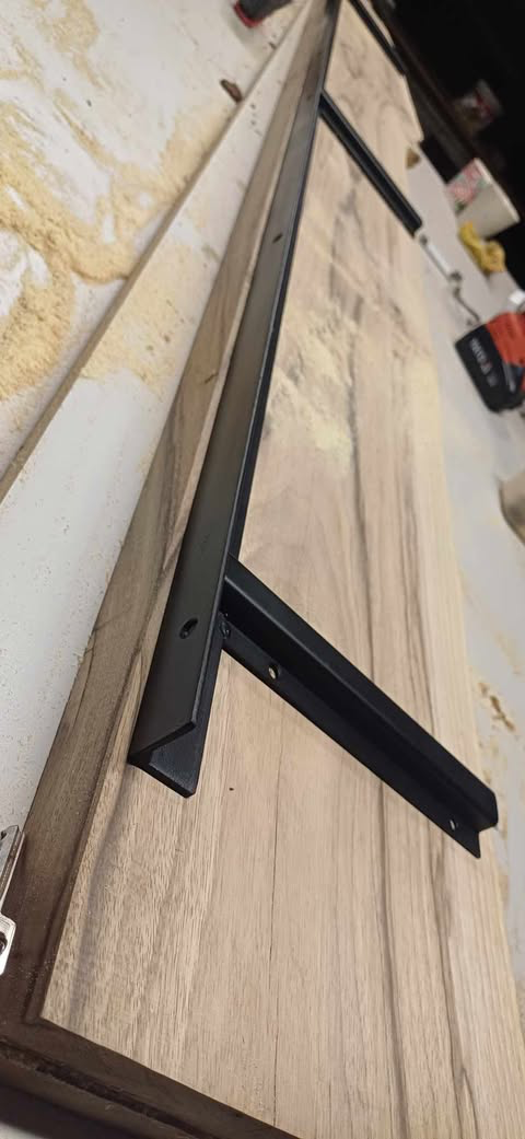 Półka z naturalną krawędzią 11