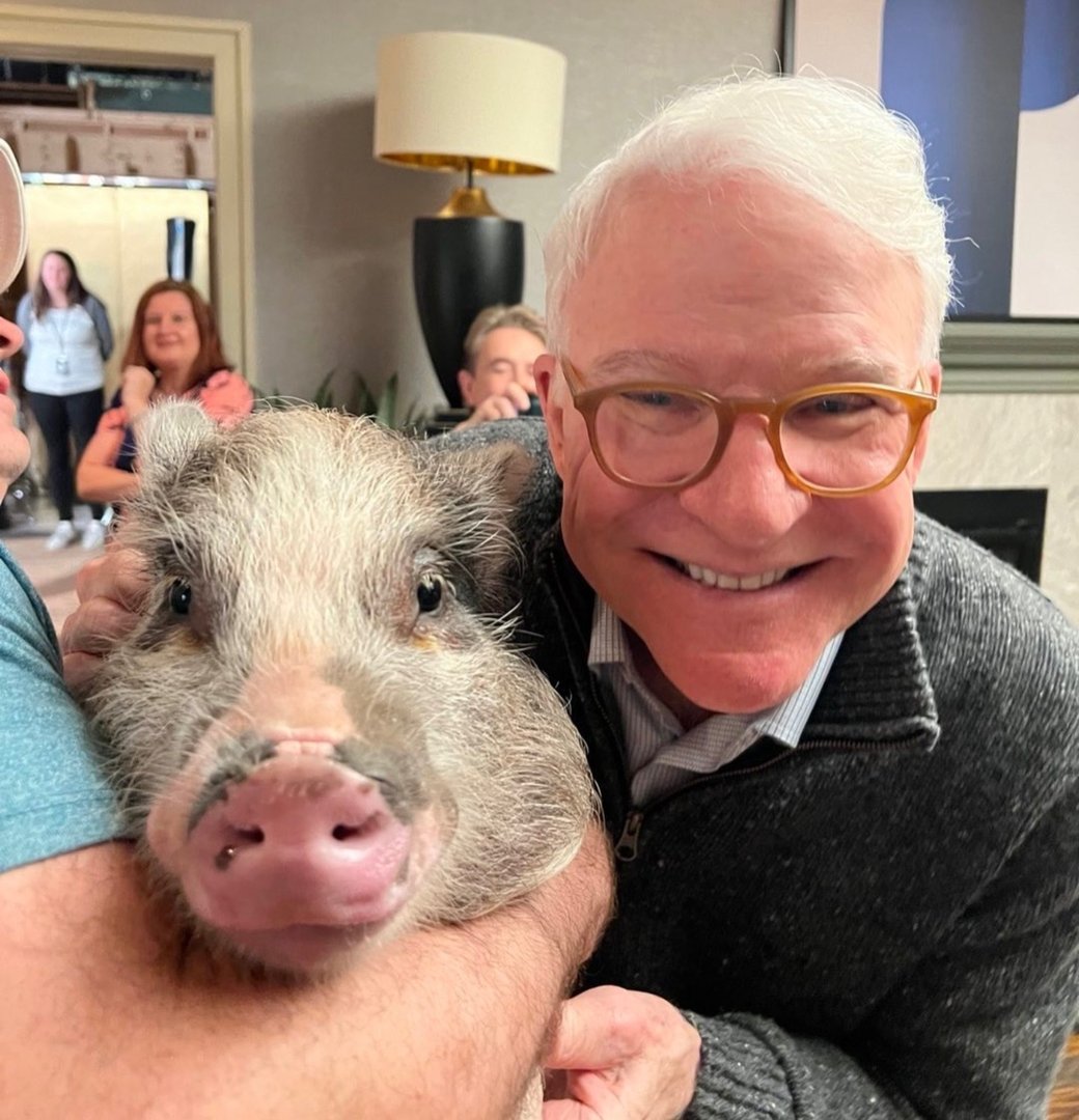 News broadcast graphics