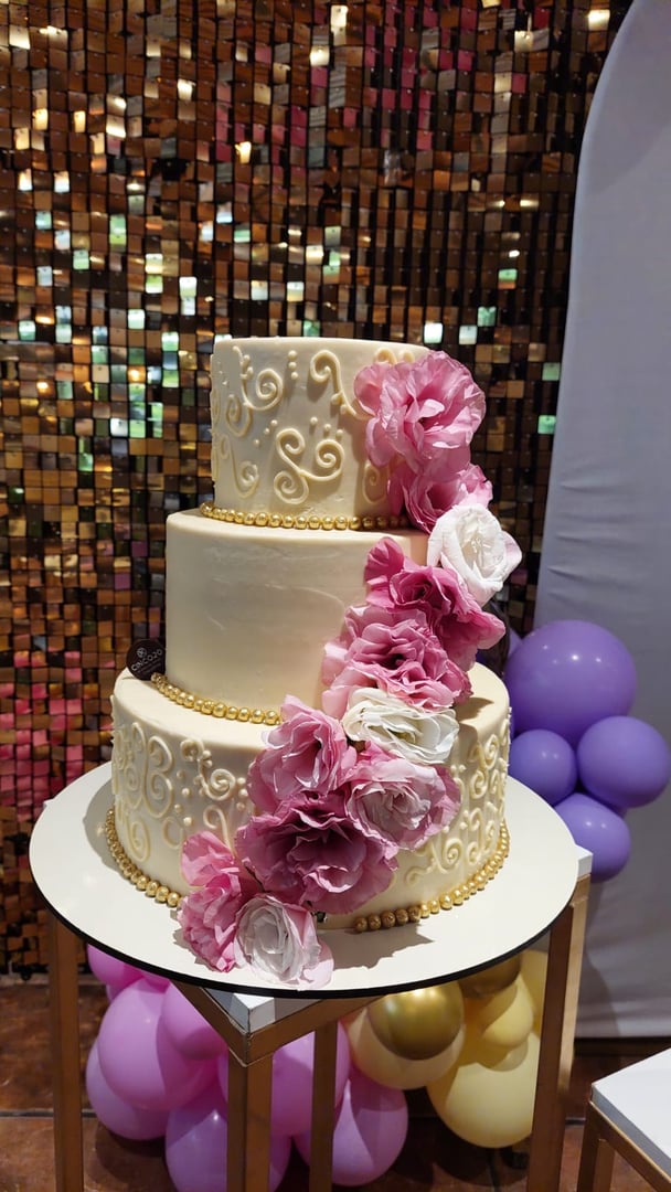 Pastel Rosas Naturales Cinco20