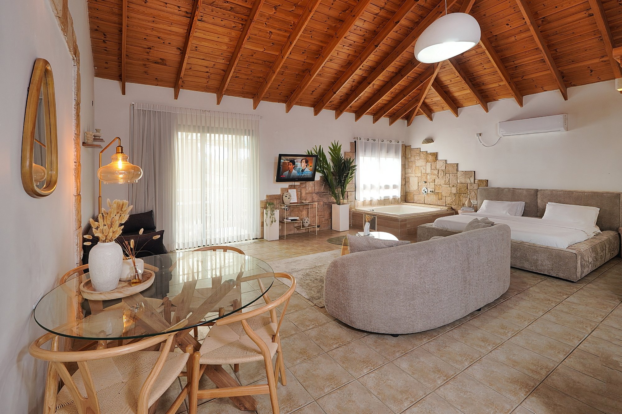 סוויטת יהלום - חצר פרטית