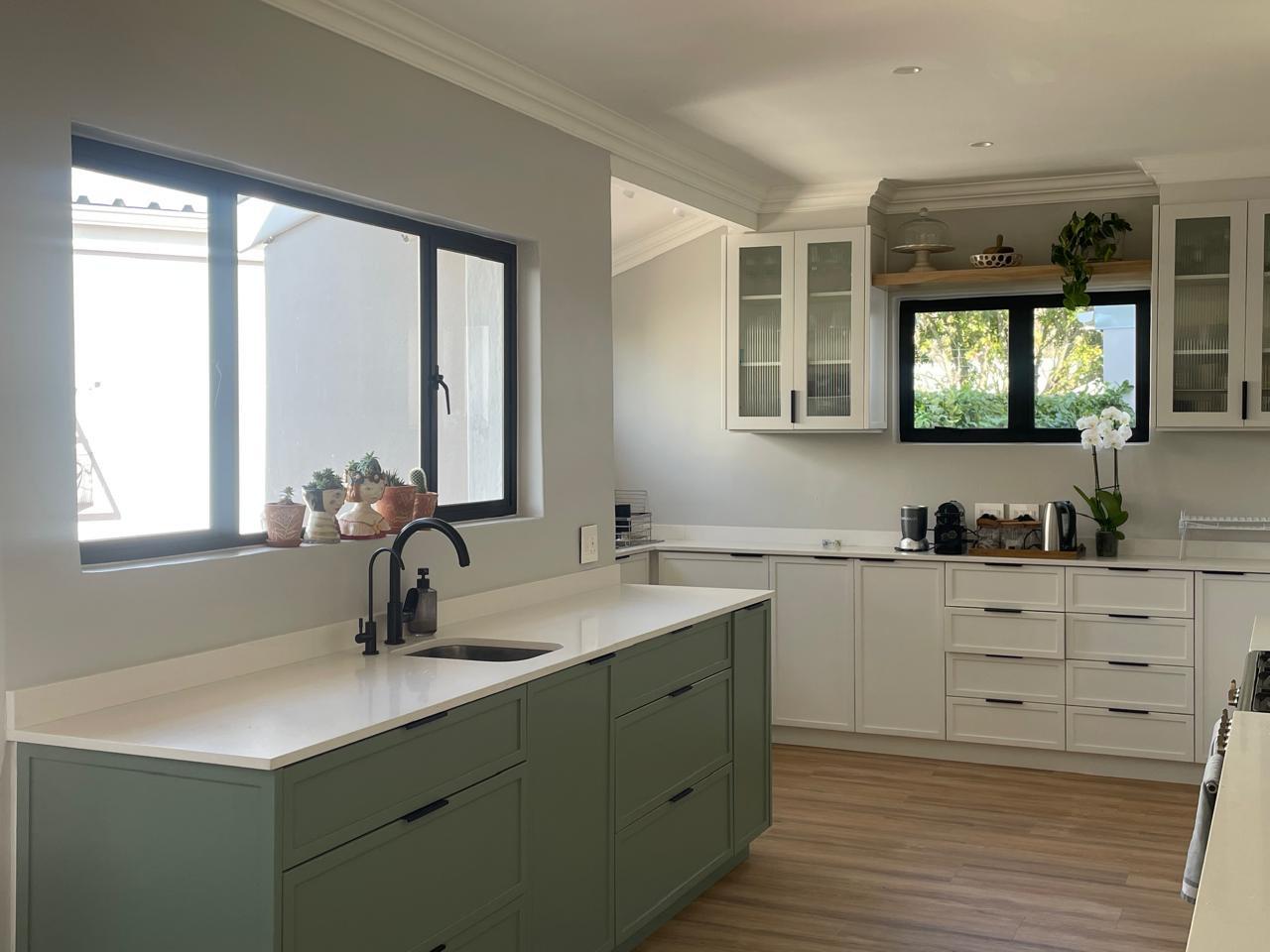 Custom aluminium fixed windows