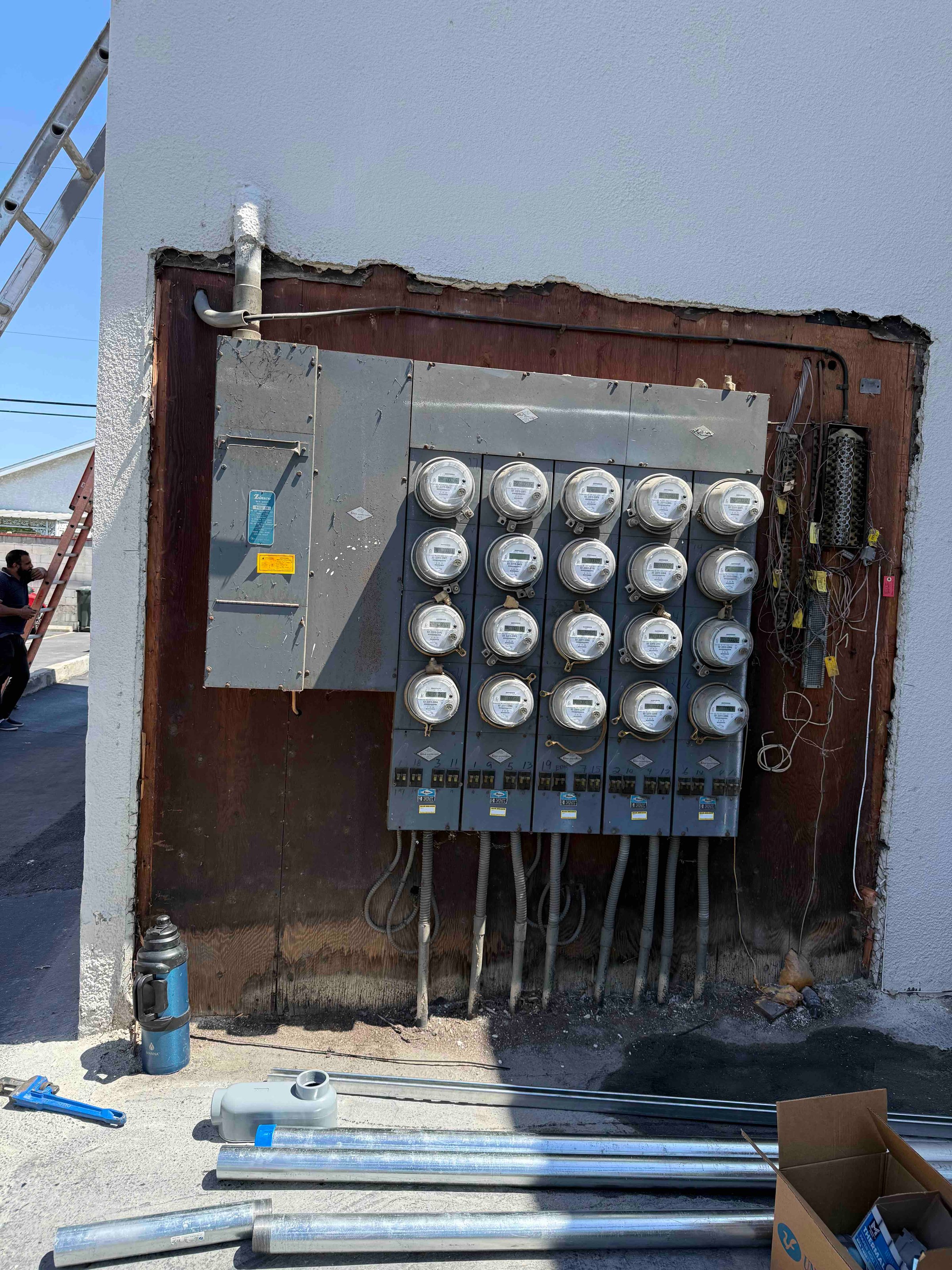 Apartment building 20 meter panel replacement - Image 2
