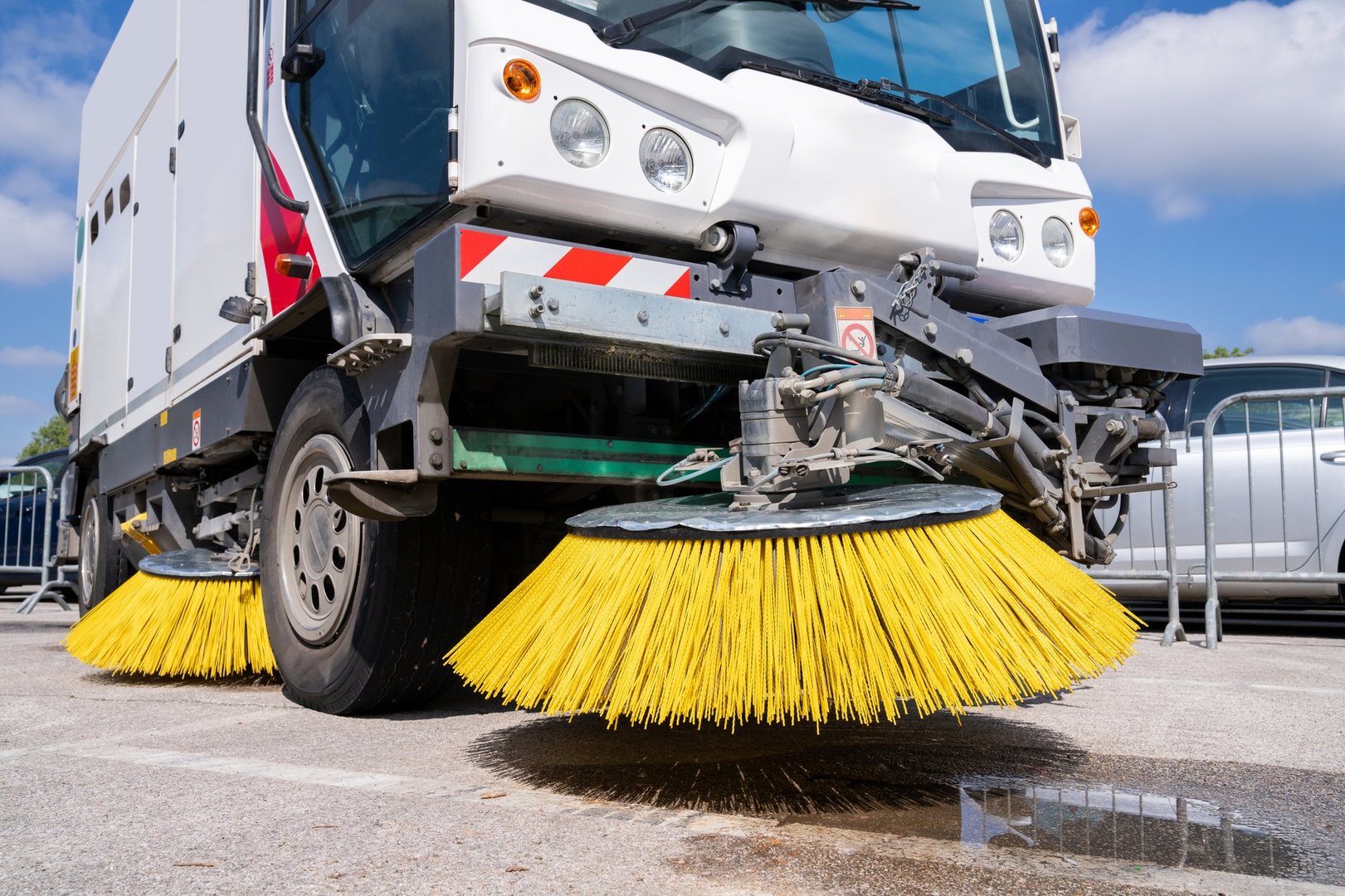 Street vacuum cleaner sweeper machine