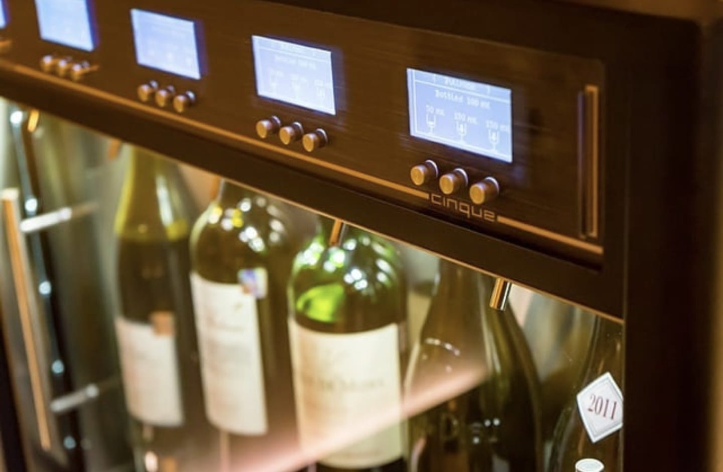 Dispensador WineEmotion sistema de conservación avanzada
