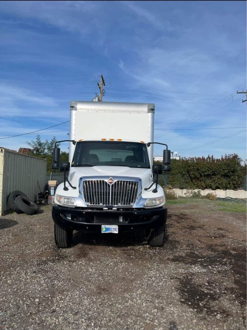 2020 International MV607 Box Truck