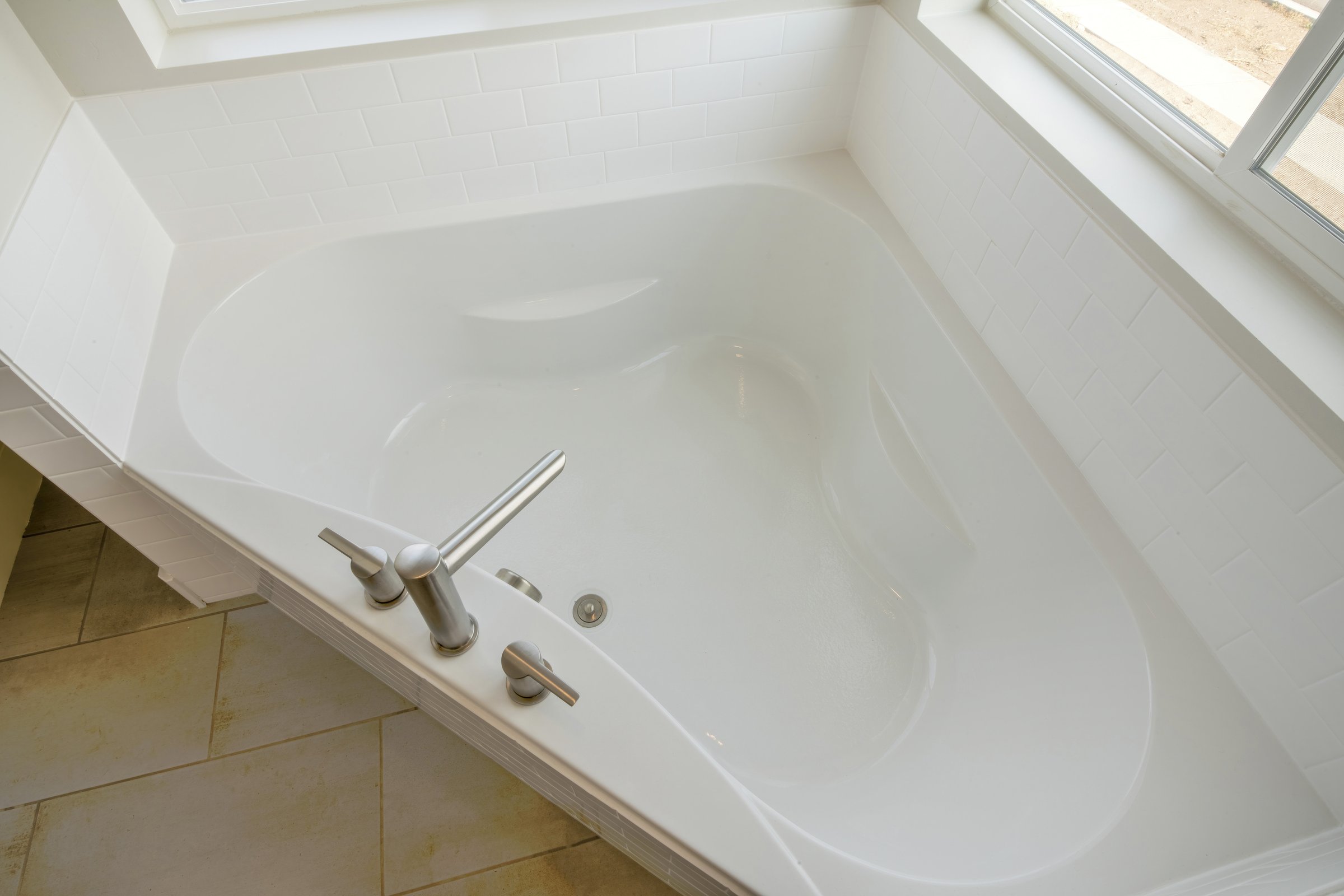 Minimalistic white bathtub
