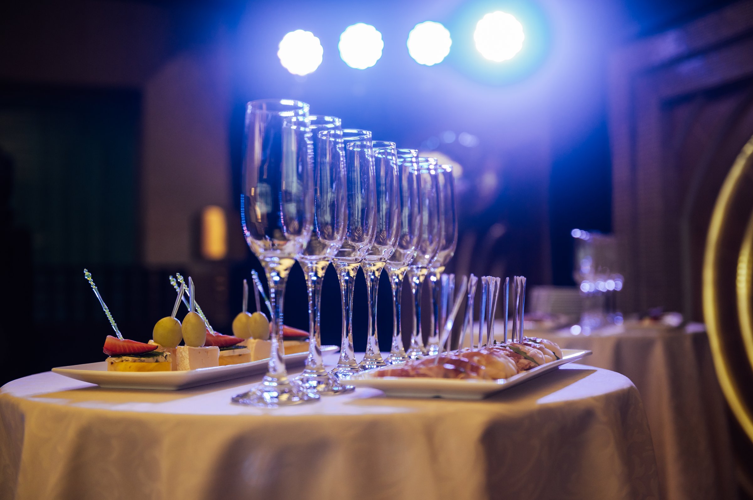 Appetizer plate with champagne glasses