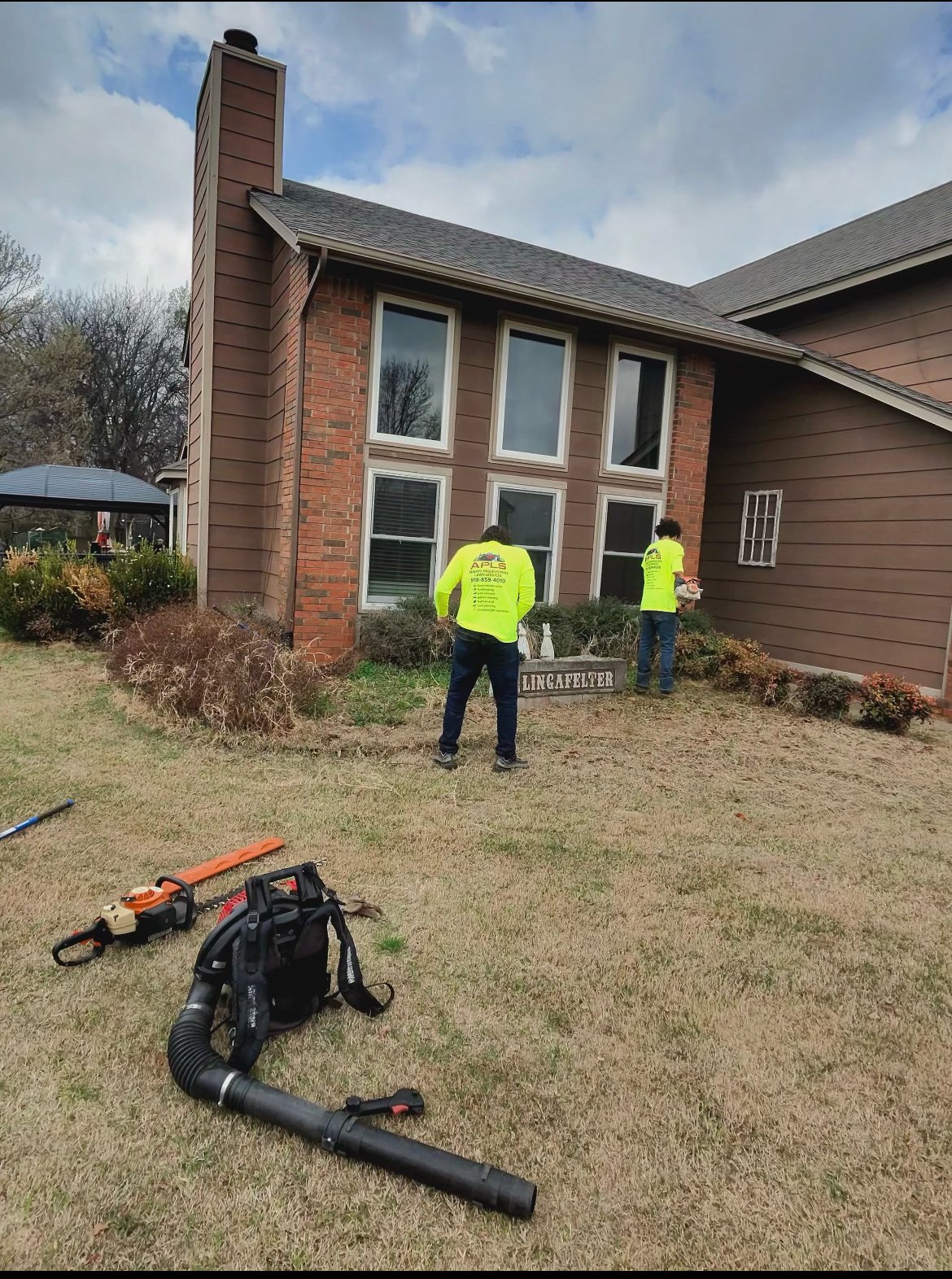 Mulch and flower bed service
