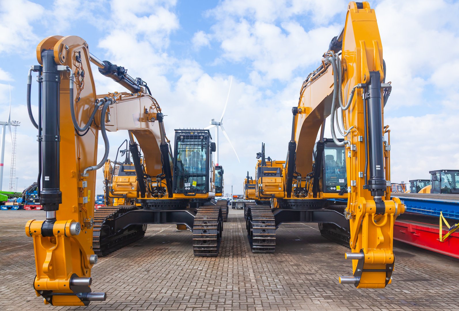 Hydraulic excavator for rent