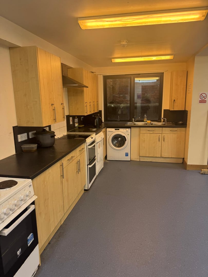 Student accommodation Worcester en-suite room 2