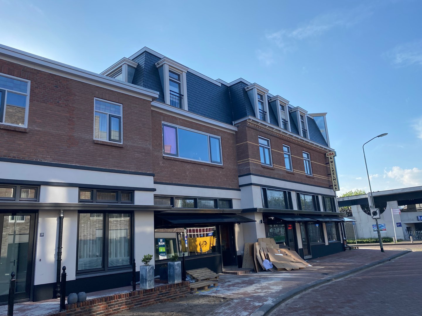 gerenoveerde gevel oss stukadoor schilderwerk