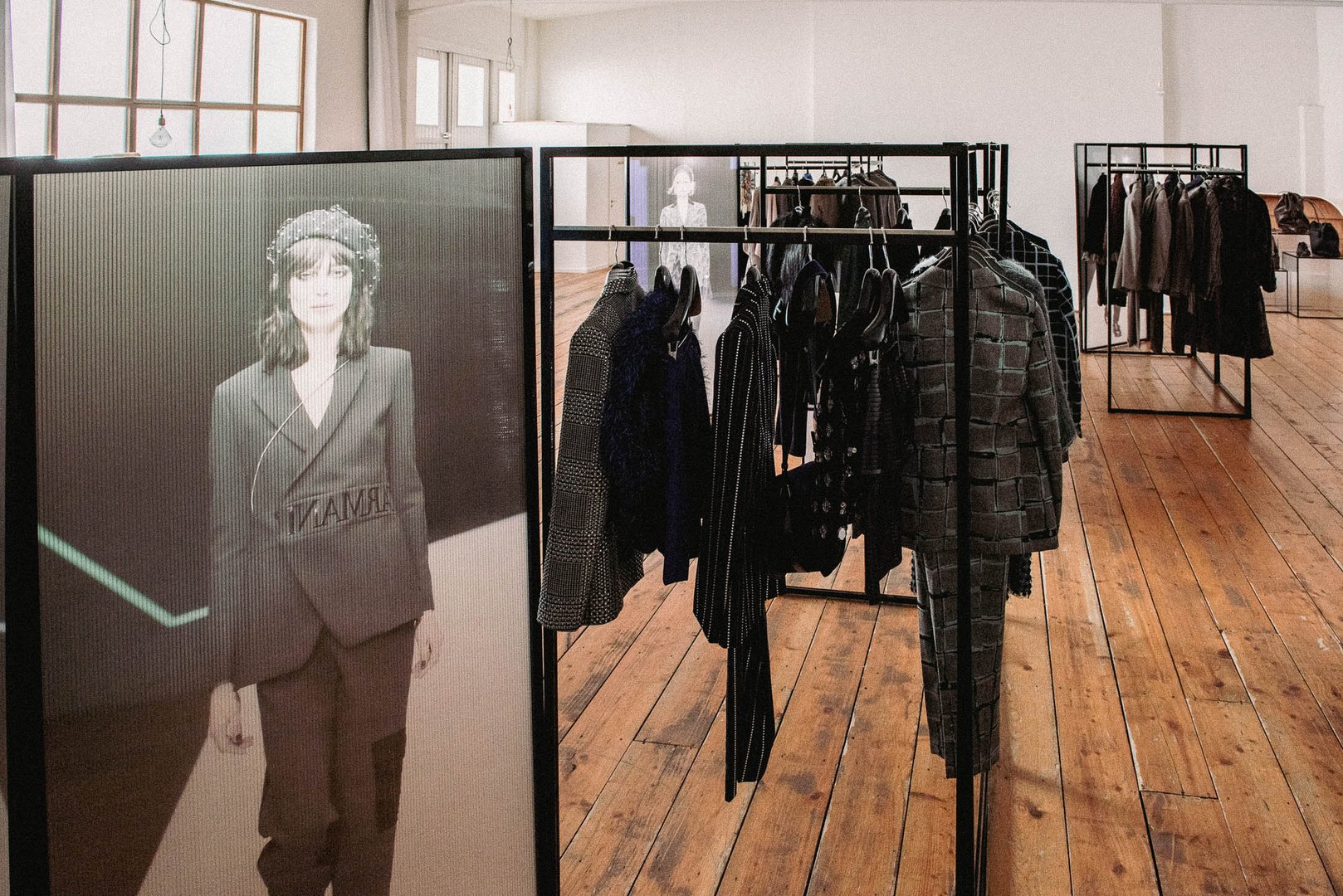 giorgio armani pressepräsentation und showroom im g3 studio münchen