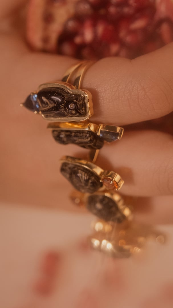 Anel Gatinho de Cristal Negro - Coleção Limitada