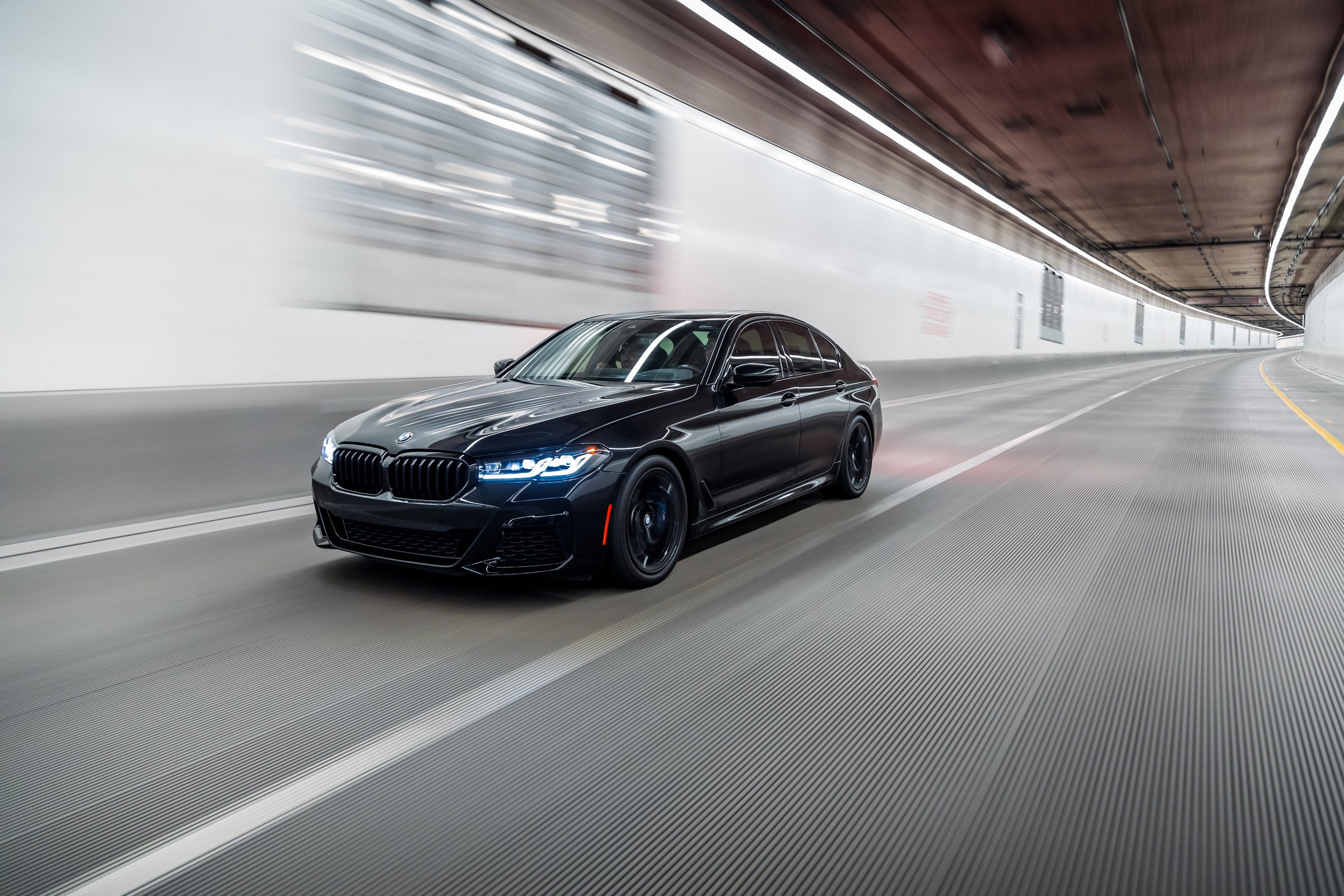 Seattle, WA, USA
September 26, 2023
Black BMW 550i driving in a tunnel