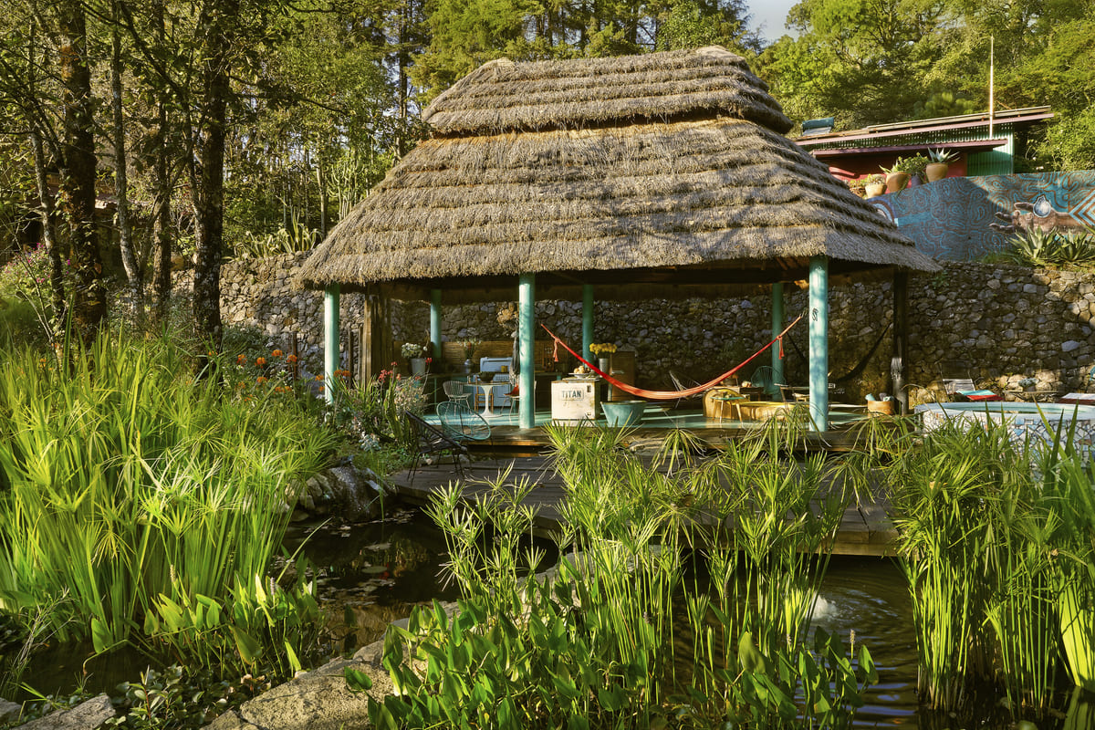 Mexican kitchen design with bold red and turquoise tones – AAV Nueva Era