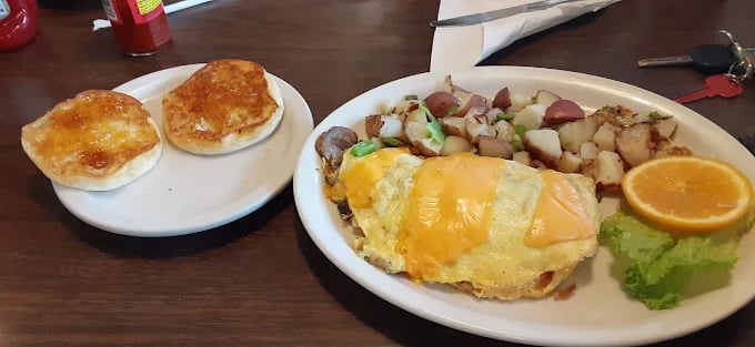 Vegetable Omelet with Home Fries and English Muffin