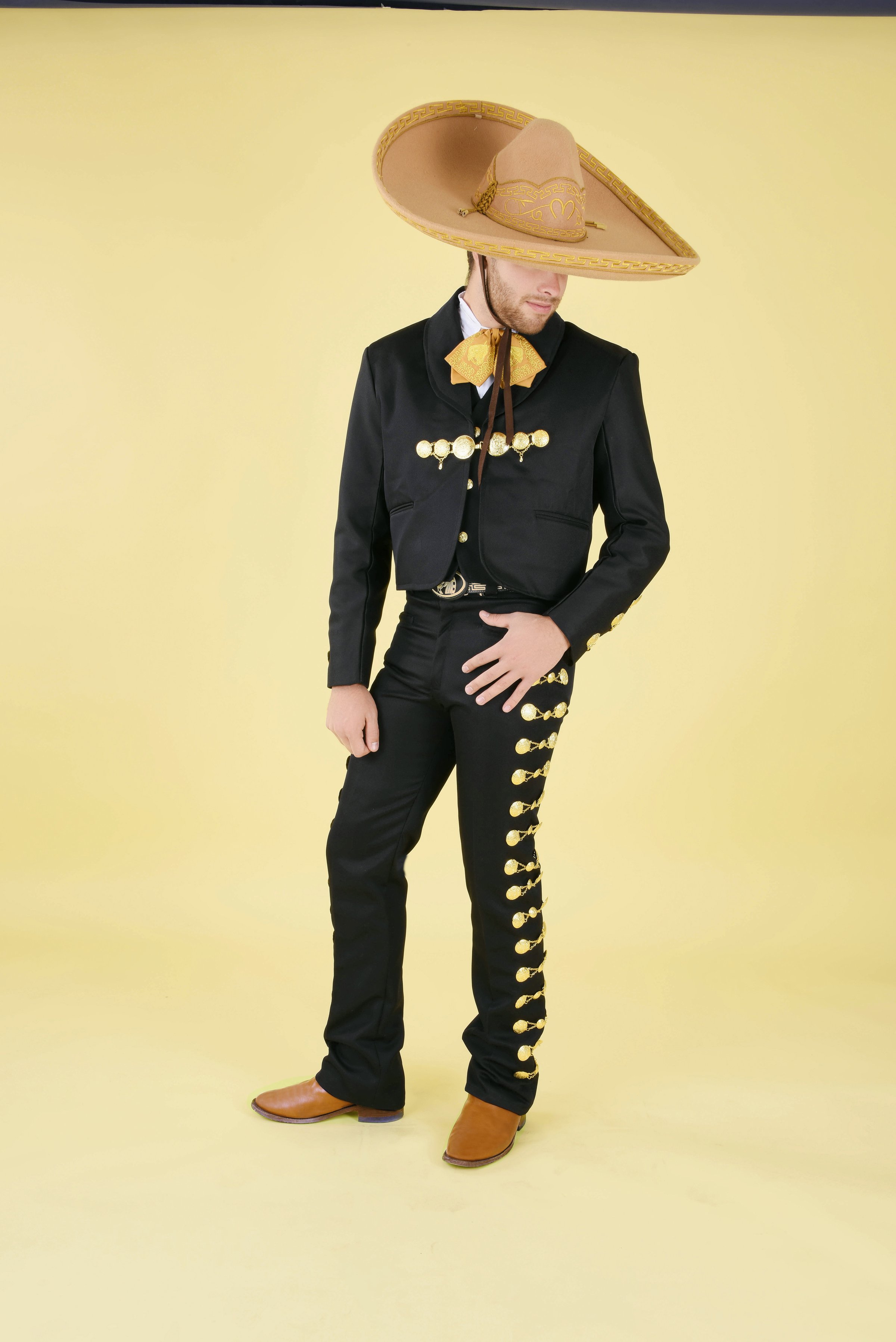 Trajes charros tradicionales mexicanos elegantes