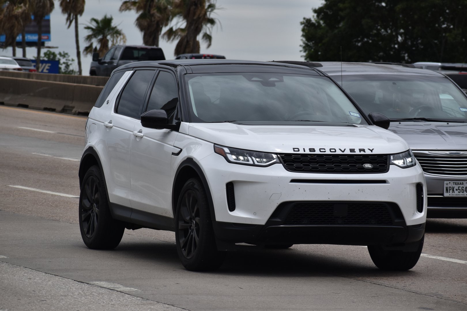 Land Rover Discovery Sport - Compact Luxury SUV